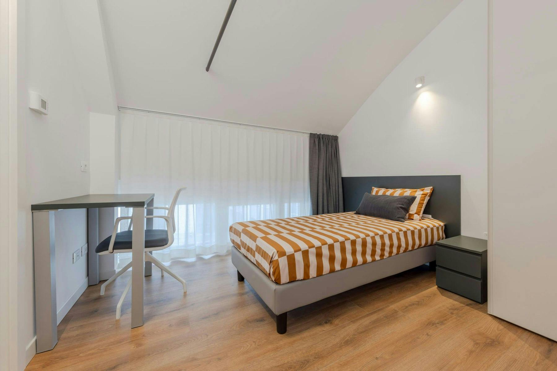 Private room in Via della Malvasia, Trento (1711574) room image 2