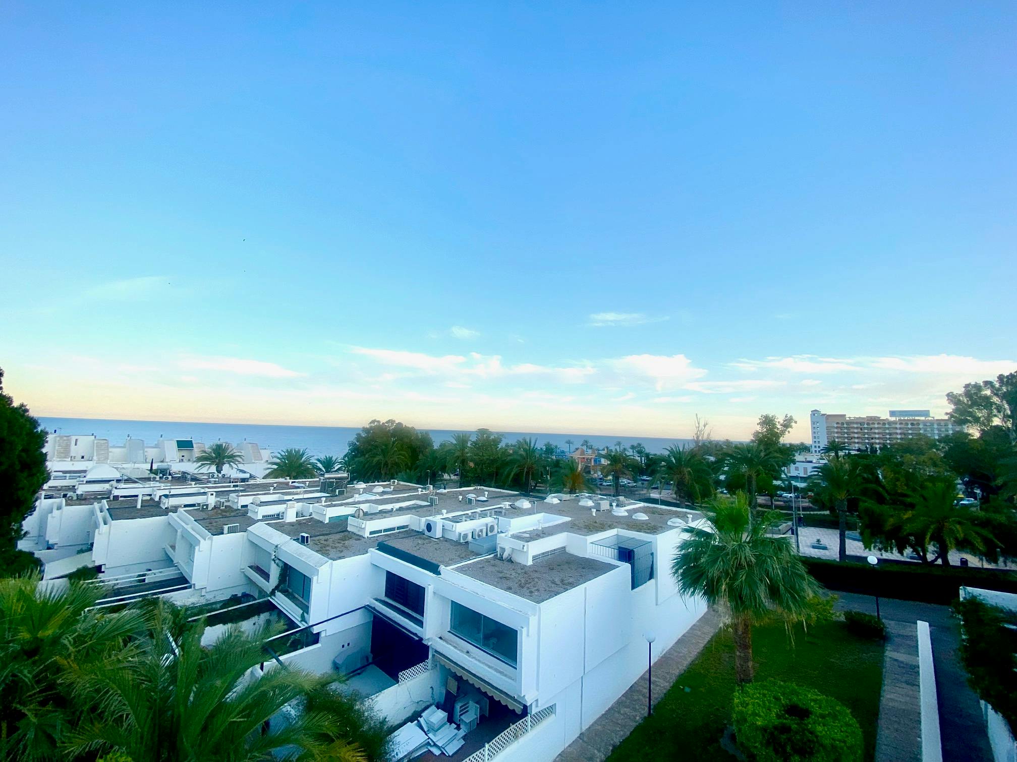 Casa en alquiler por 1600 € al mes en Aguadulce, Paseo de los Castaños