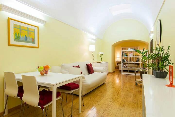 Studio for rent for €100 per month in Funchal, Estrada Monumental