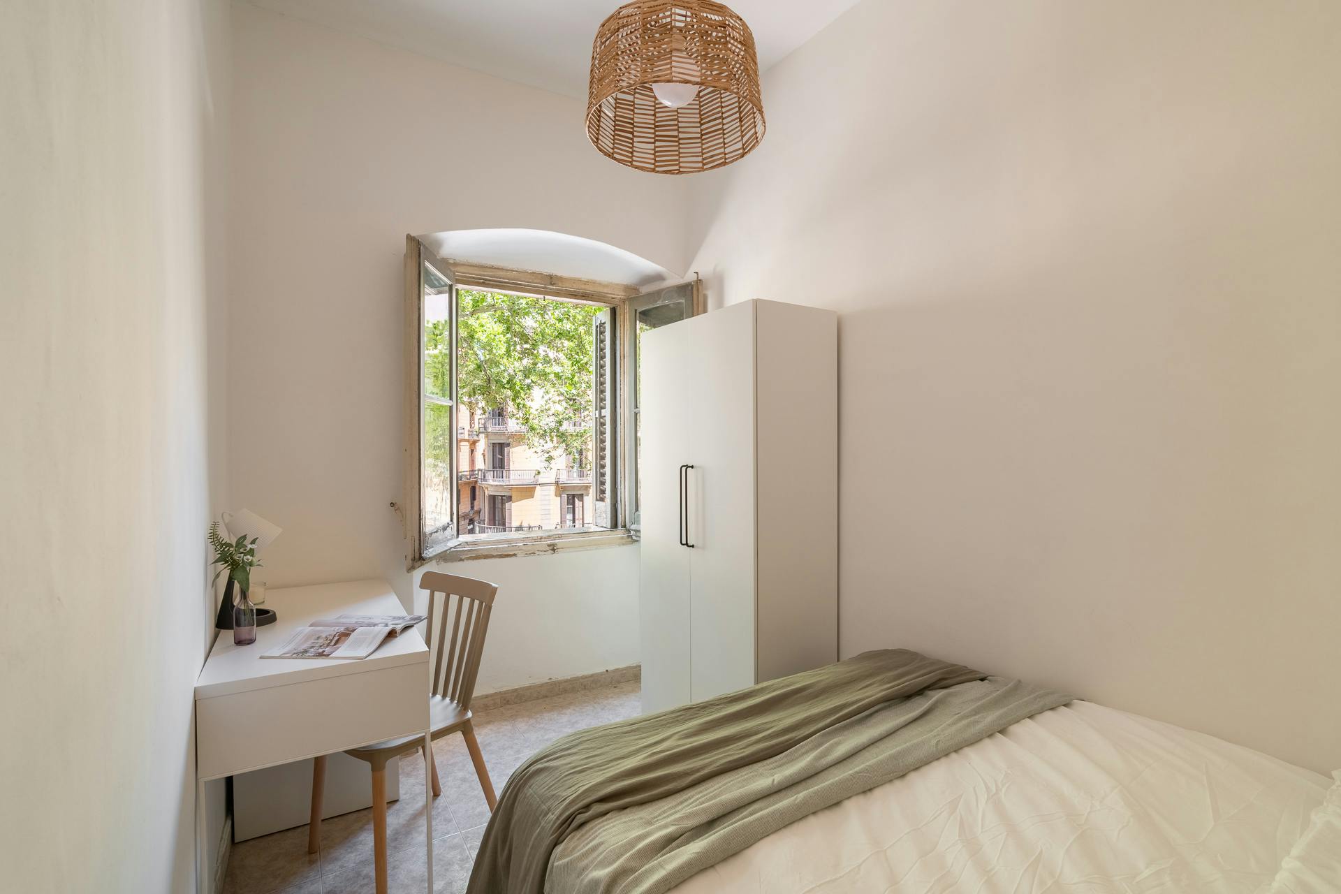 Private room for rent for €730 per month in Barcelona, La Rambla