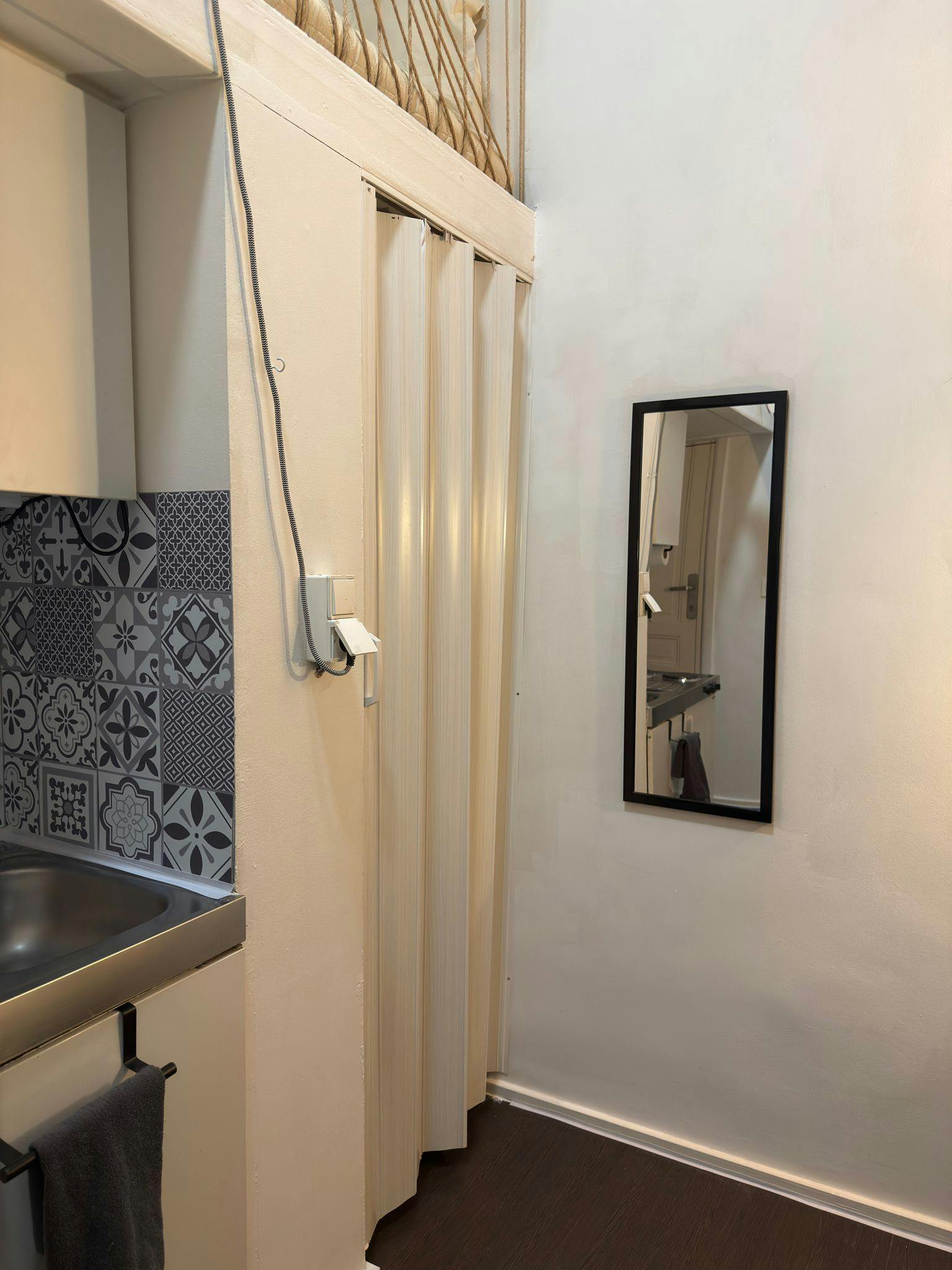Apartment for rent for €1,200 per month in Brussels, Rue Van Gaver