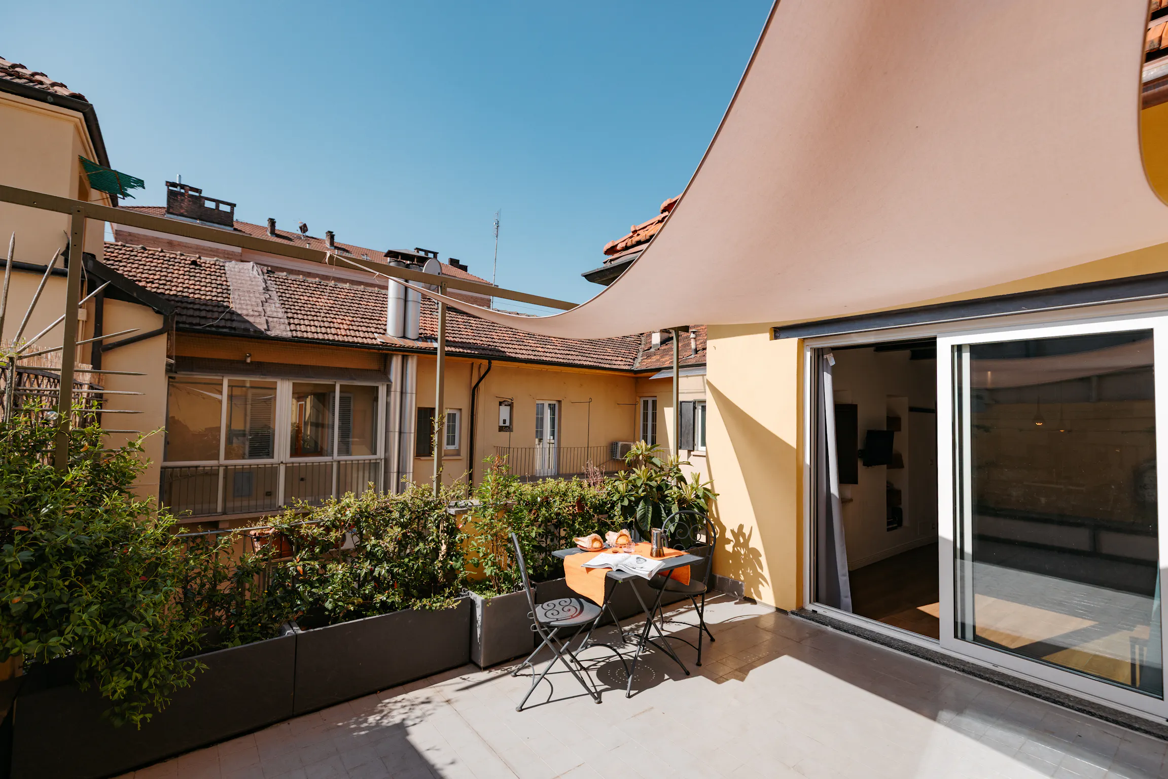 1-Bedroom Apartment in Via Accademia Albertina, Turin (1711994) ROOM 3