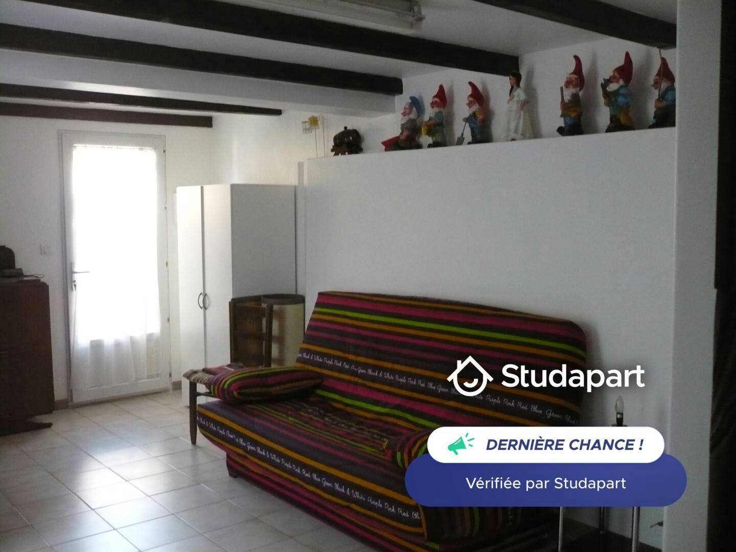 Apartment for rent for €580 per month in Aix-en-Provence, Route des Milles