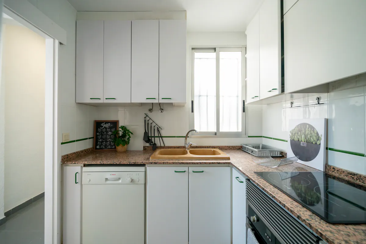 Private room in Carrer Pizarro, Valencia (1712135) ROOM
