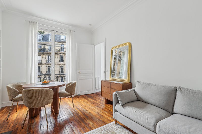 Rue Leneveux, Paris preview