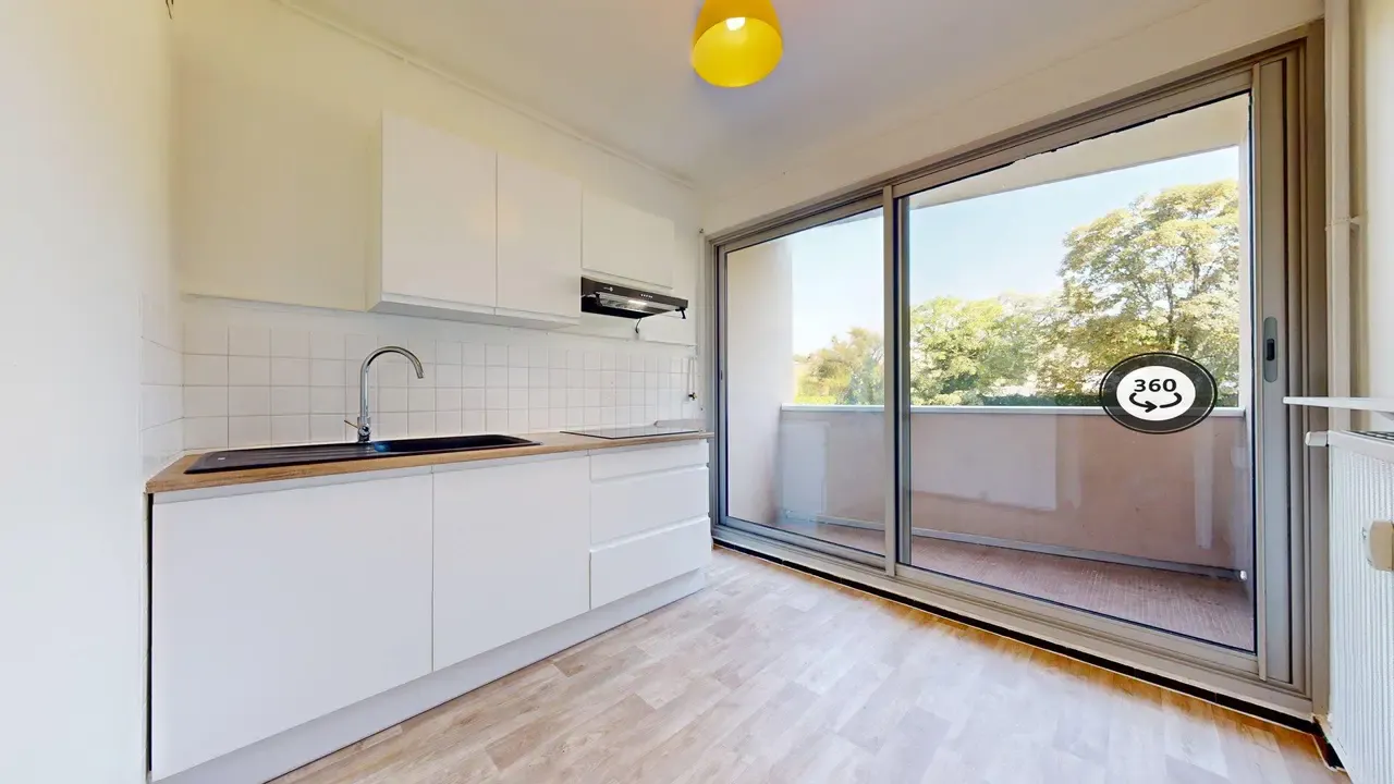2-Bedroom Apartment in Rue François Gillet, Lyon (1712193) ROOM 4