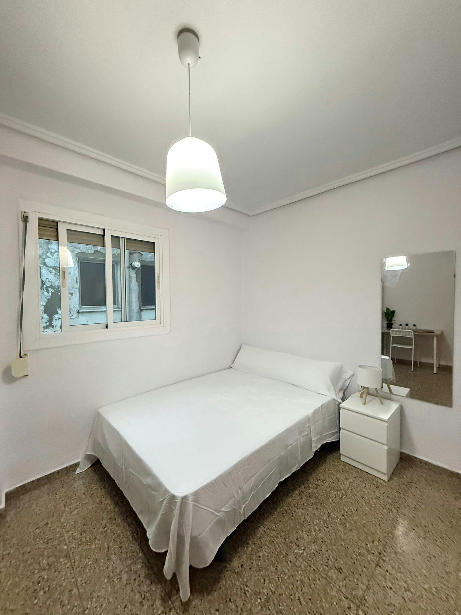 Private room in Carrer d'Emili Baró, Valencia (1712300) ROOM