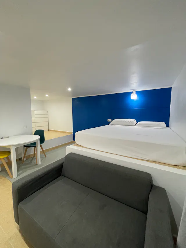 Building in Carrer de Ferran, Barcelona (1712330) room image 1