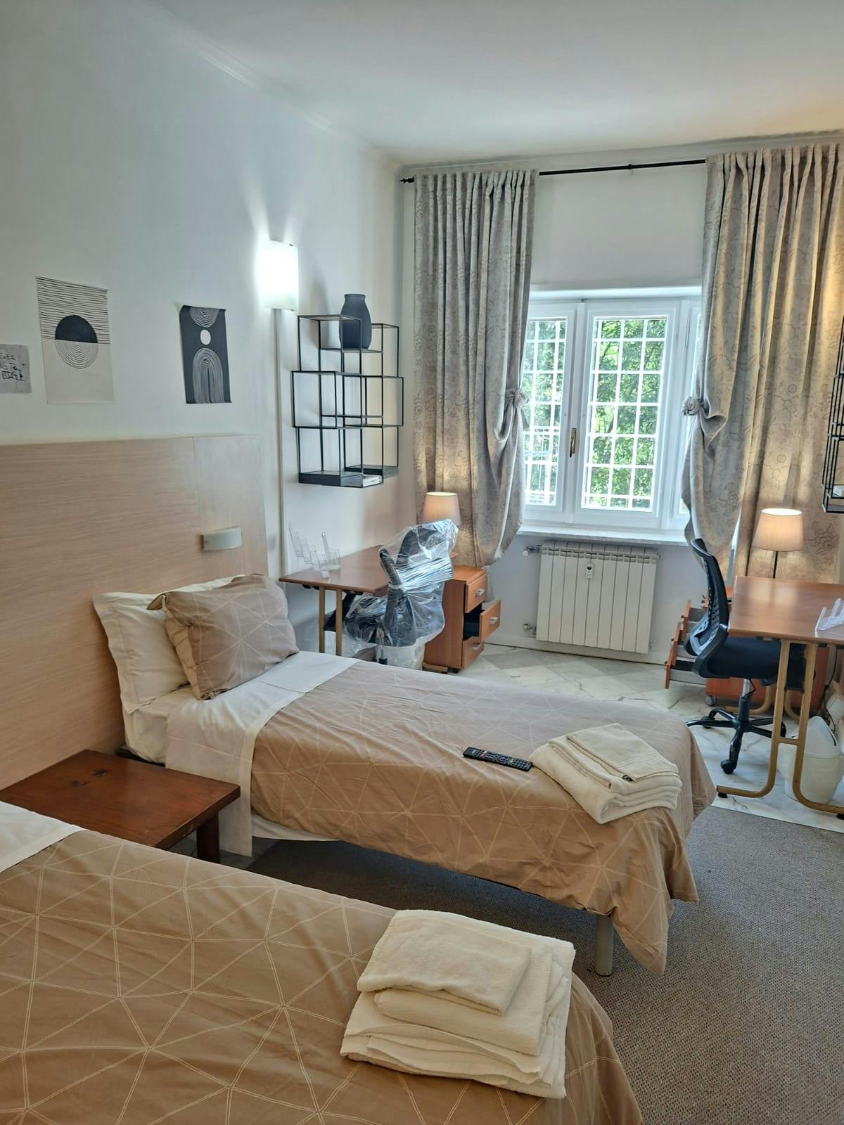 Private room in Viale Marco Polo, Rome (1712399) room image 2