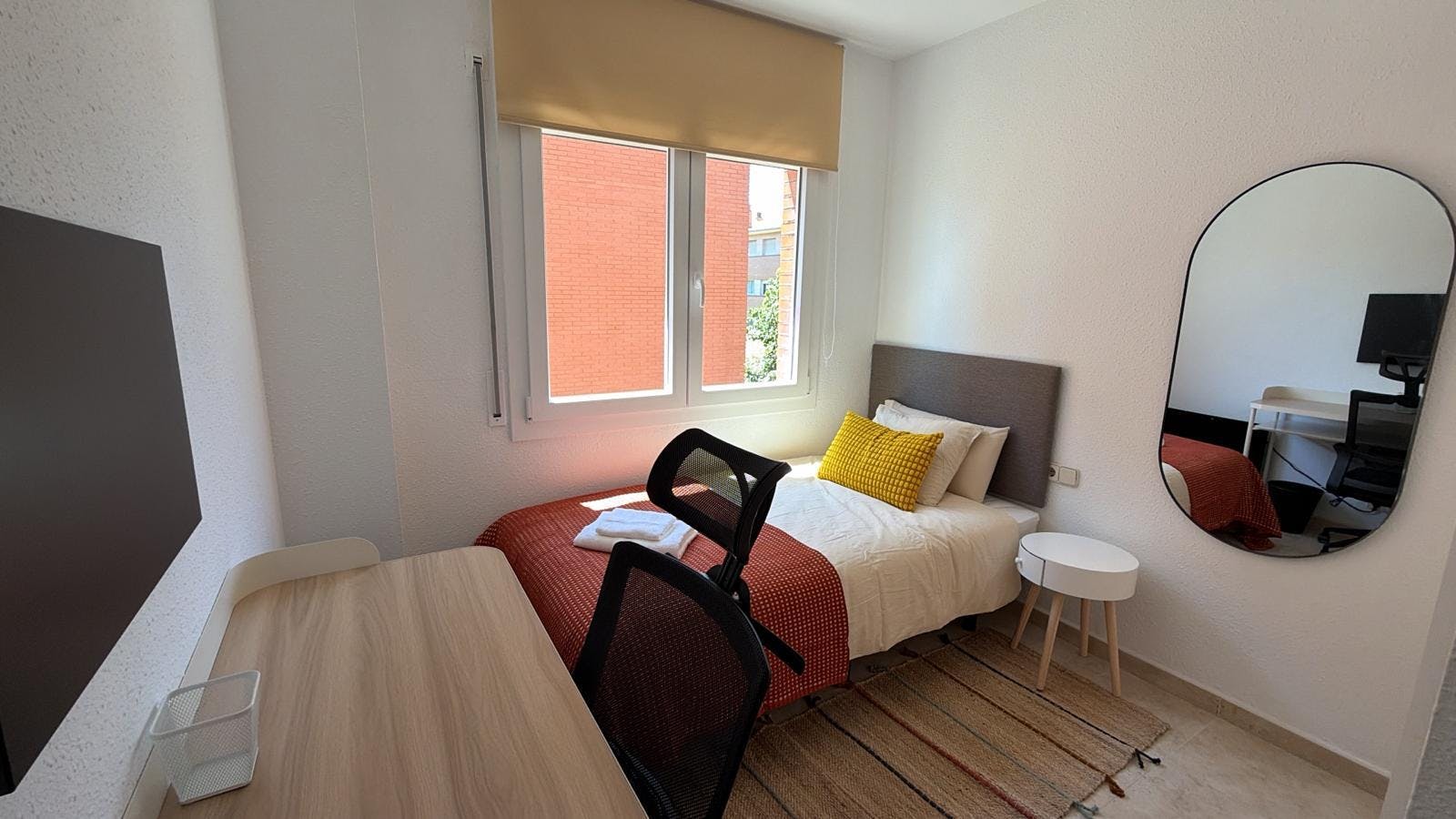 Habitación privada en alquiler por 635 € al mes en Sant Cugat del Vallès, Avinguda de Can Picanyol