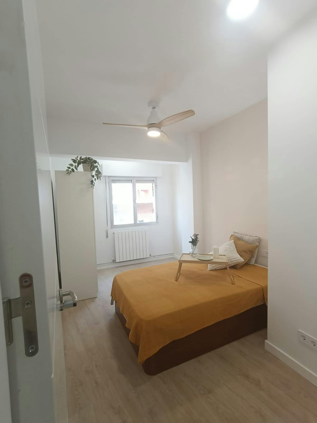 Private room for rent for €460 per month in Valladolid, Calle Asunción