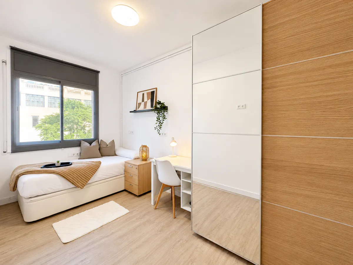 Private room in Plaça de Salvador Riera, Barcelona (1712570) ROOM