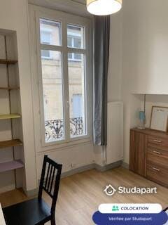 Private room for rent on Cours de l'Yser, Bordeaux - Vue 5