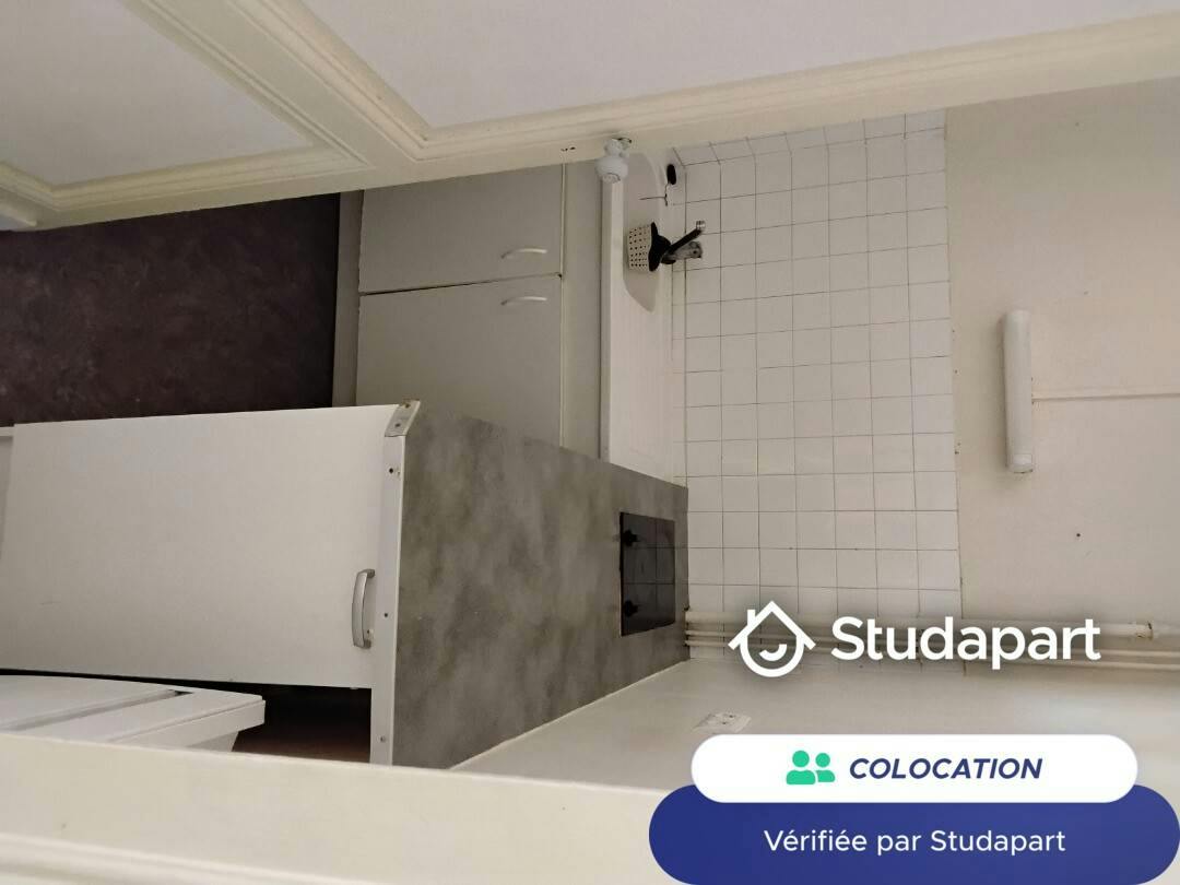 Private room for rent on Cours de l'Yser, Bordeaux - Plus