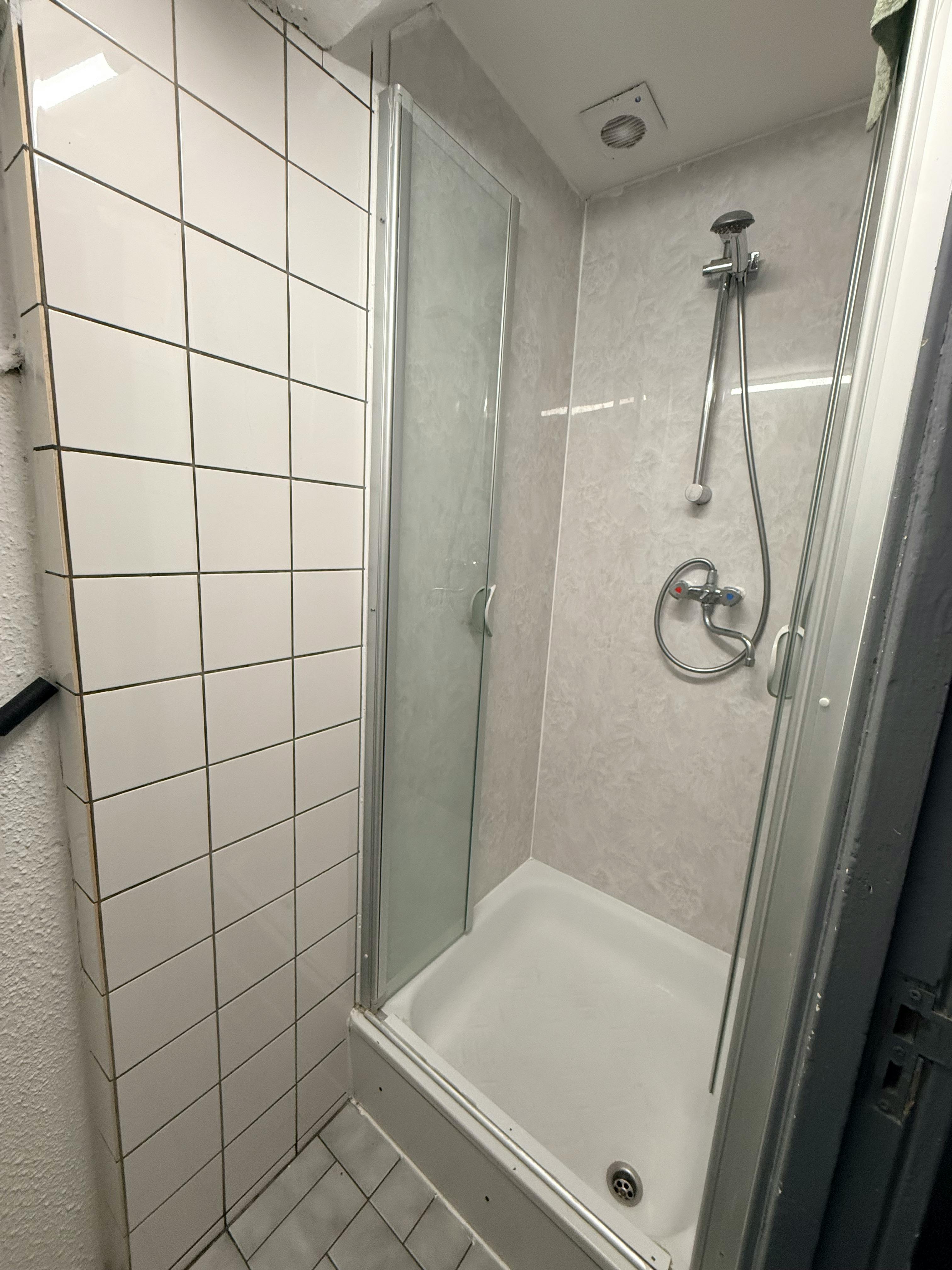 Private room in Strevelsweg, Rotterdam (1712890) room image 24