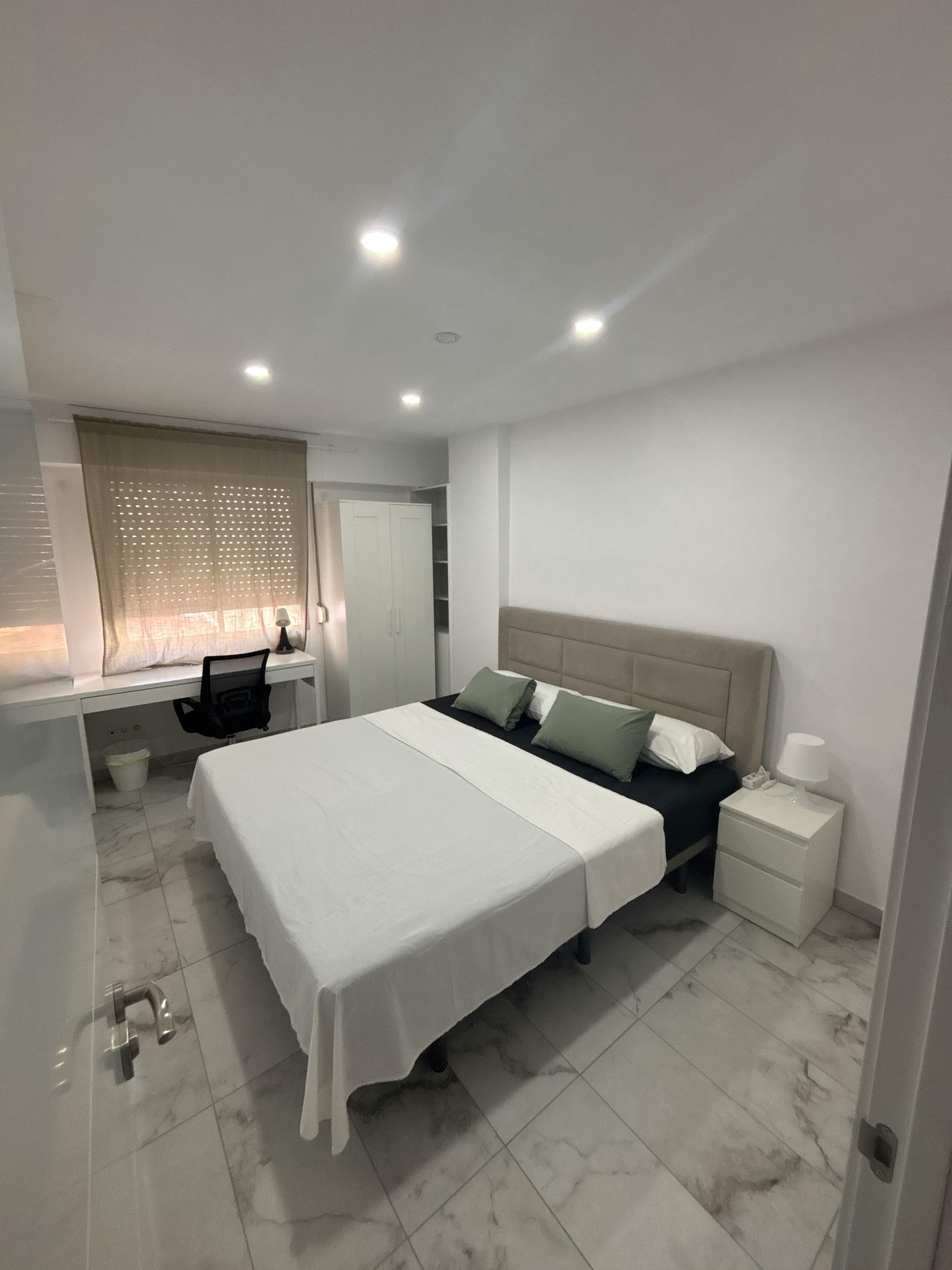 Chambre privée à louer pour 380 €/mois à Cartagena, Calle Juan de la Cueva