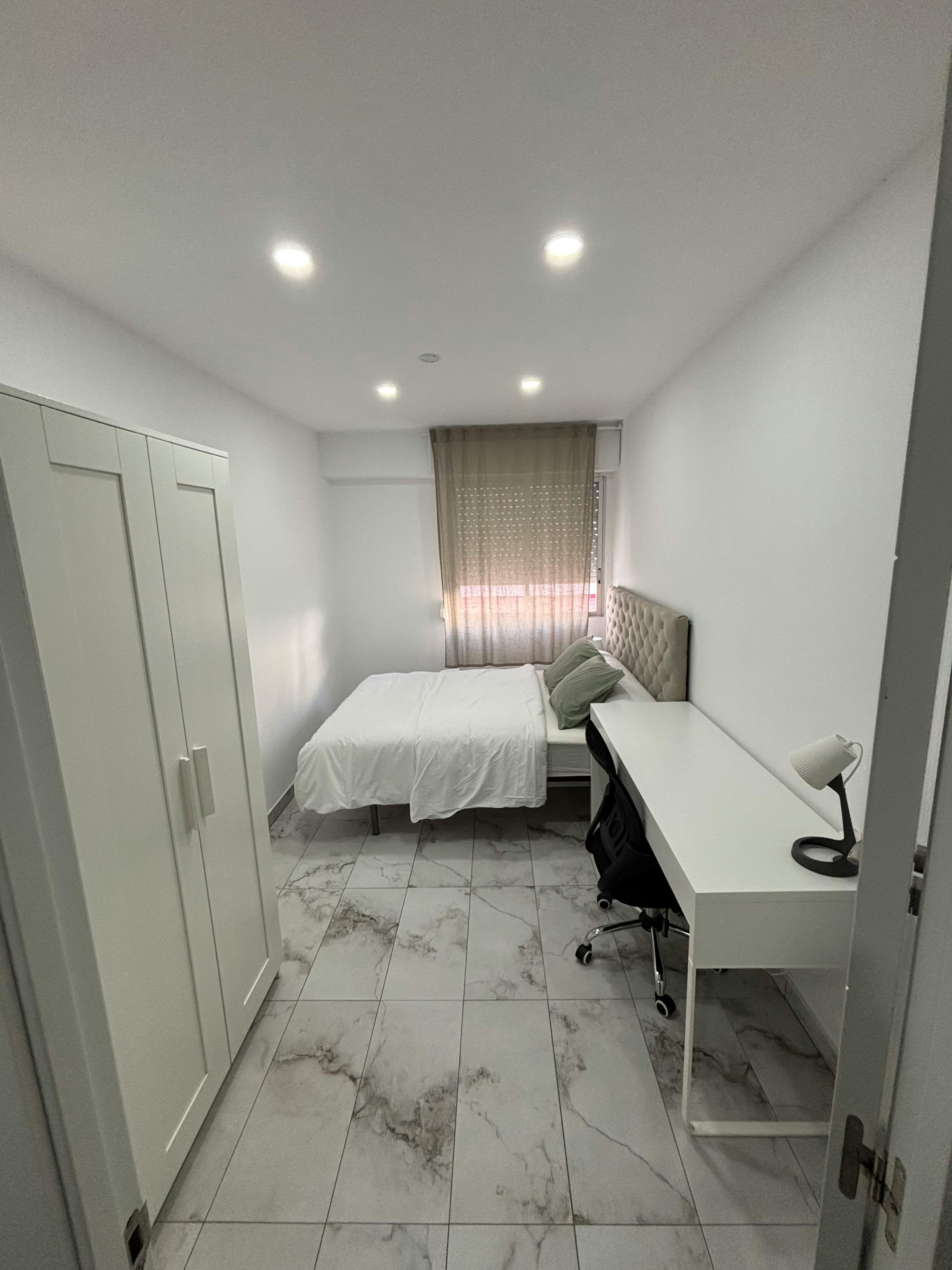 WG-Zimmer zu mieten für 370 € pro Monat in Cartagena, Calle Juan de la Cueva