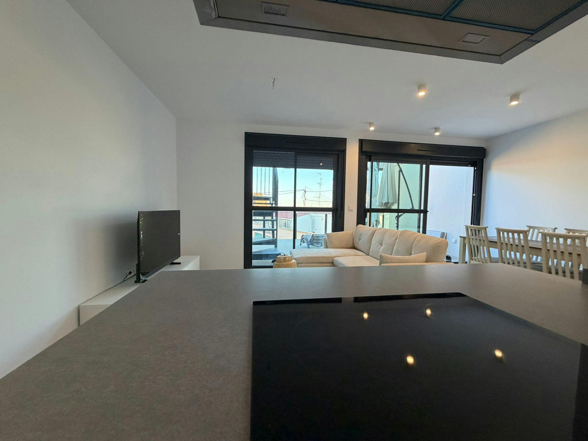 Appartement te huur voor € 2.000 per maand in Alicante, Calle Sociedad Cultural Deportiva Betis Florida