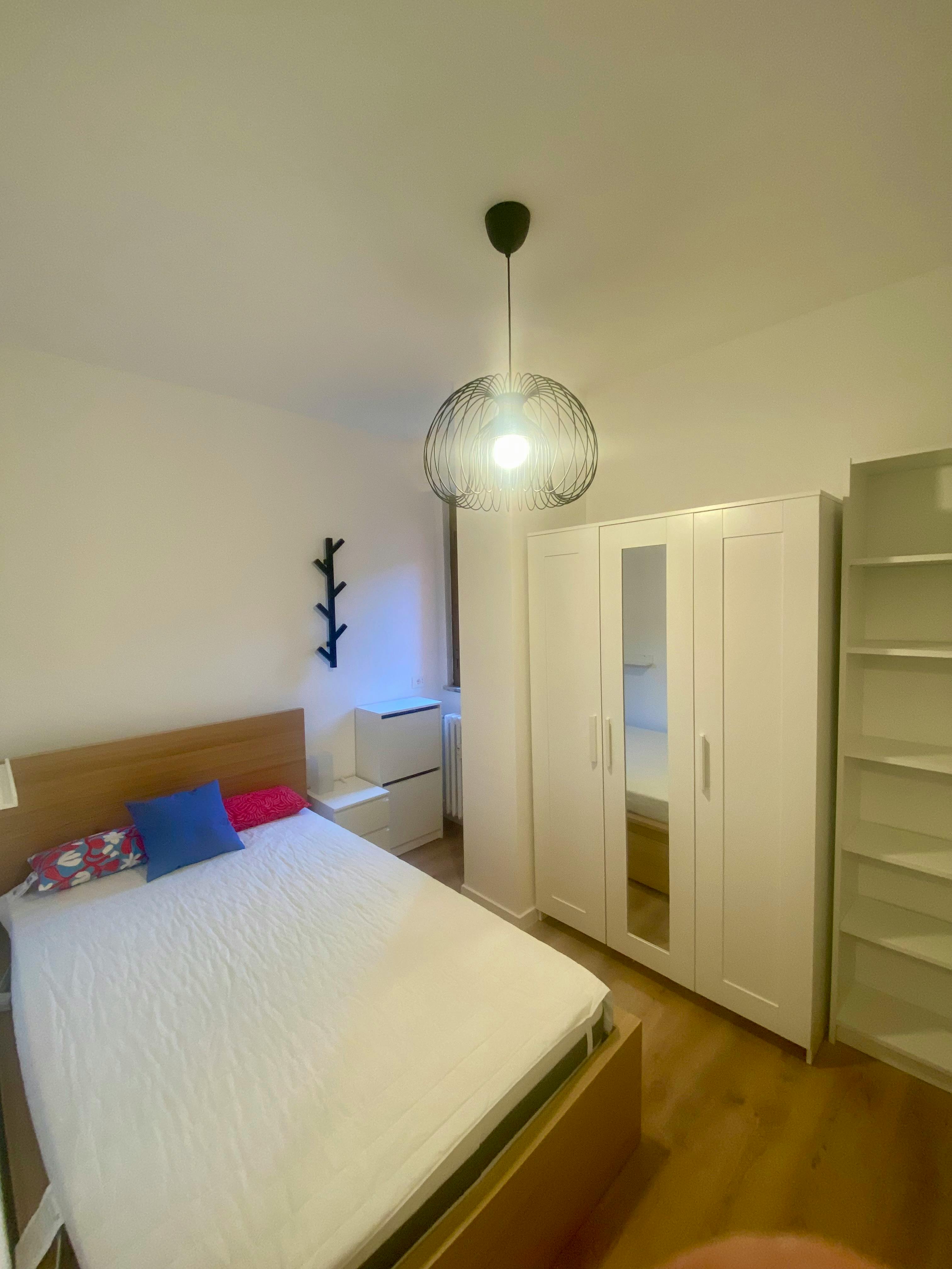 私人房间 正在以 €690 的月租出租，其位于 Milan, Via Cascina Barocco