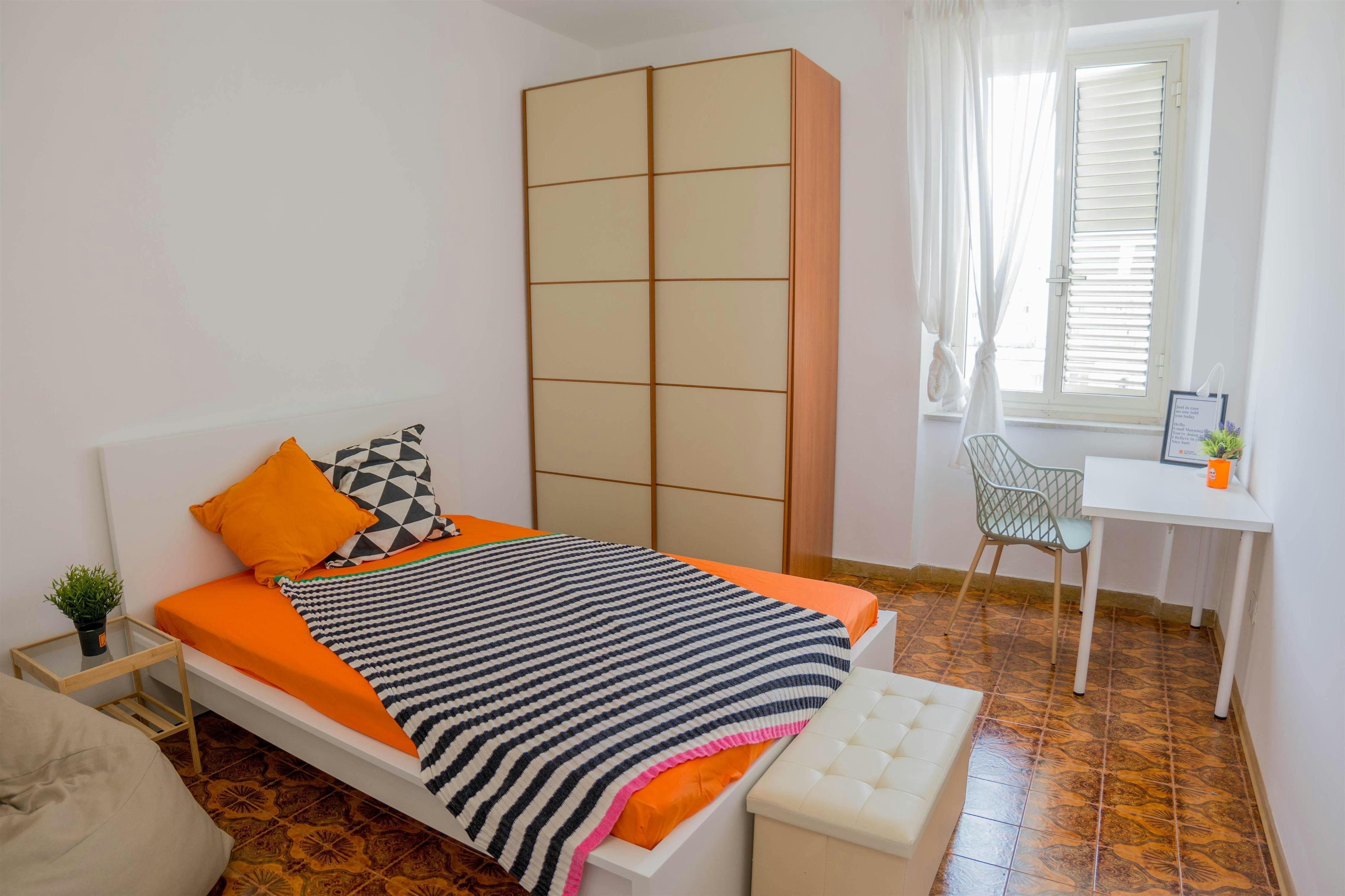 Private room for rent for €480 per month in Cagliari, Via Carlo Goldoni