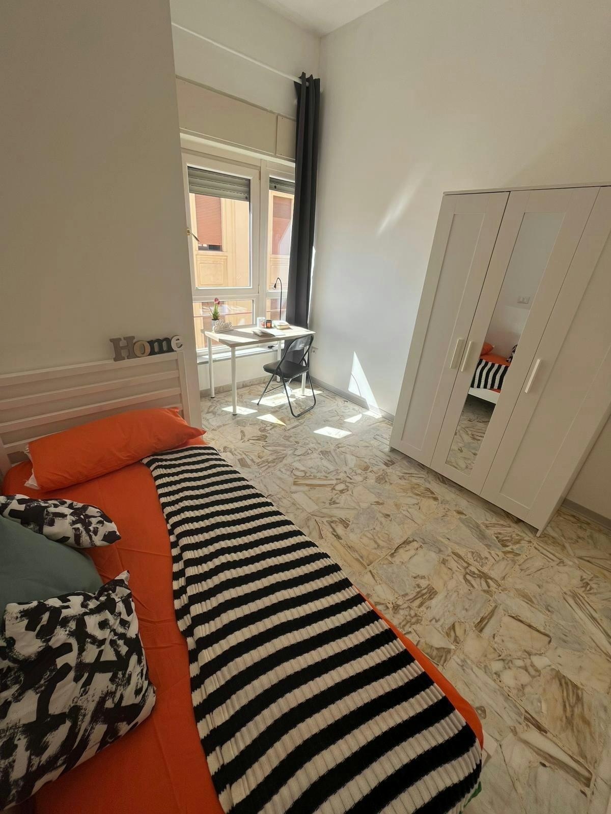 Private room for rent for €450 per month in Cagliari, Via Grazia Deledda