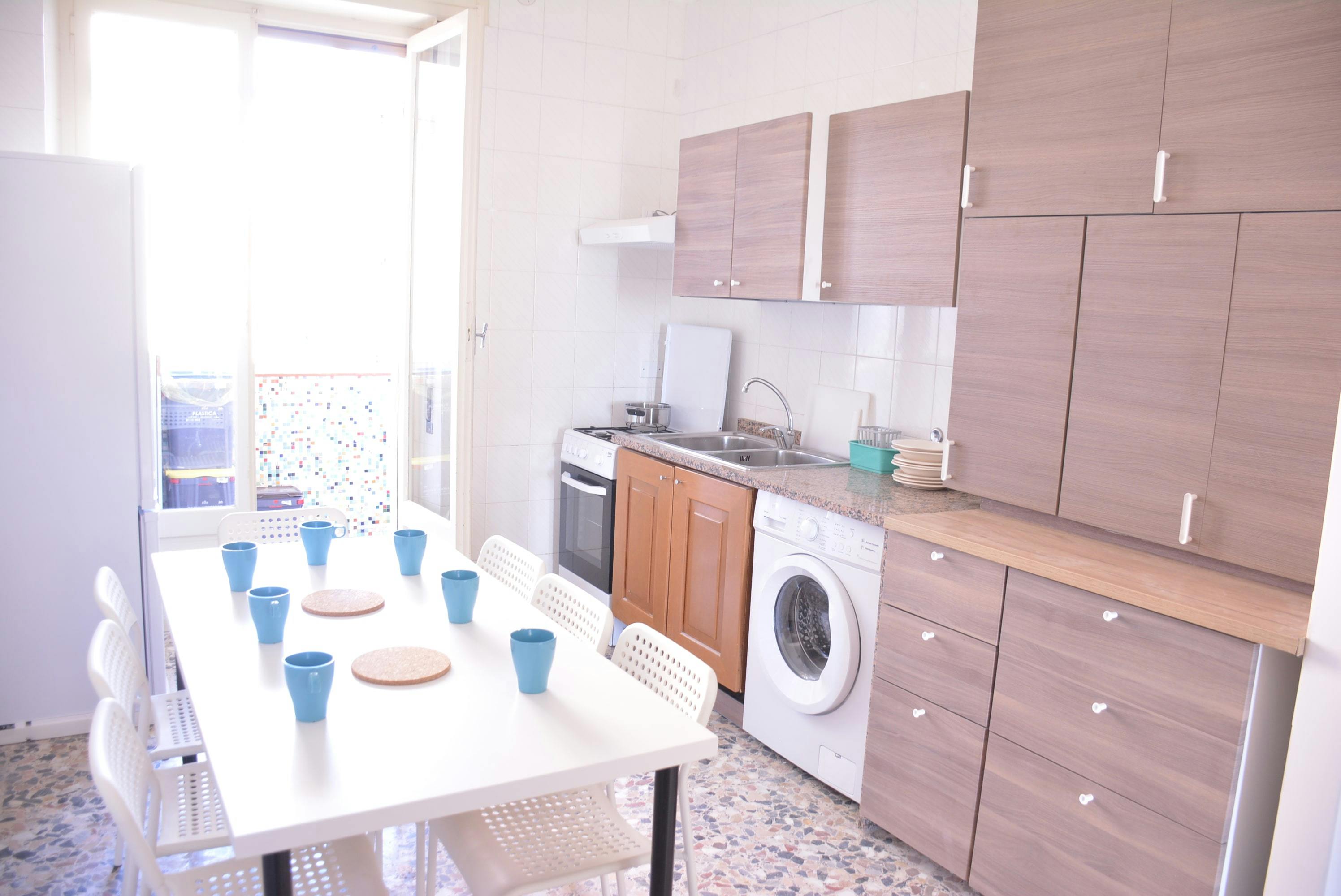 Private room in Via dei Passeri, Cagliari room image 1