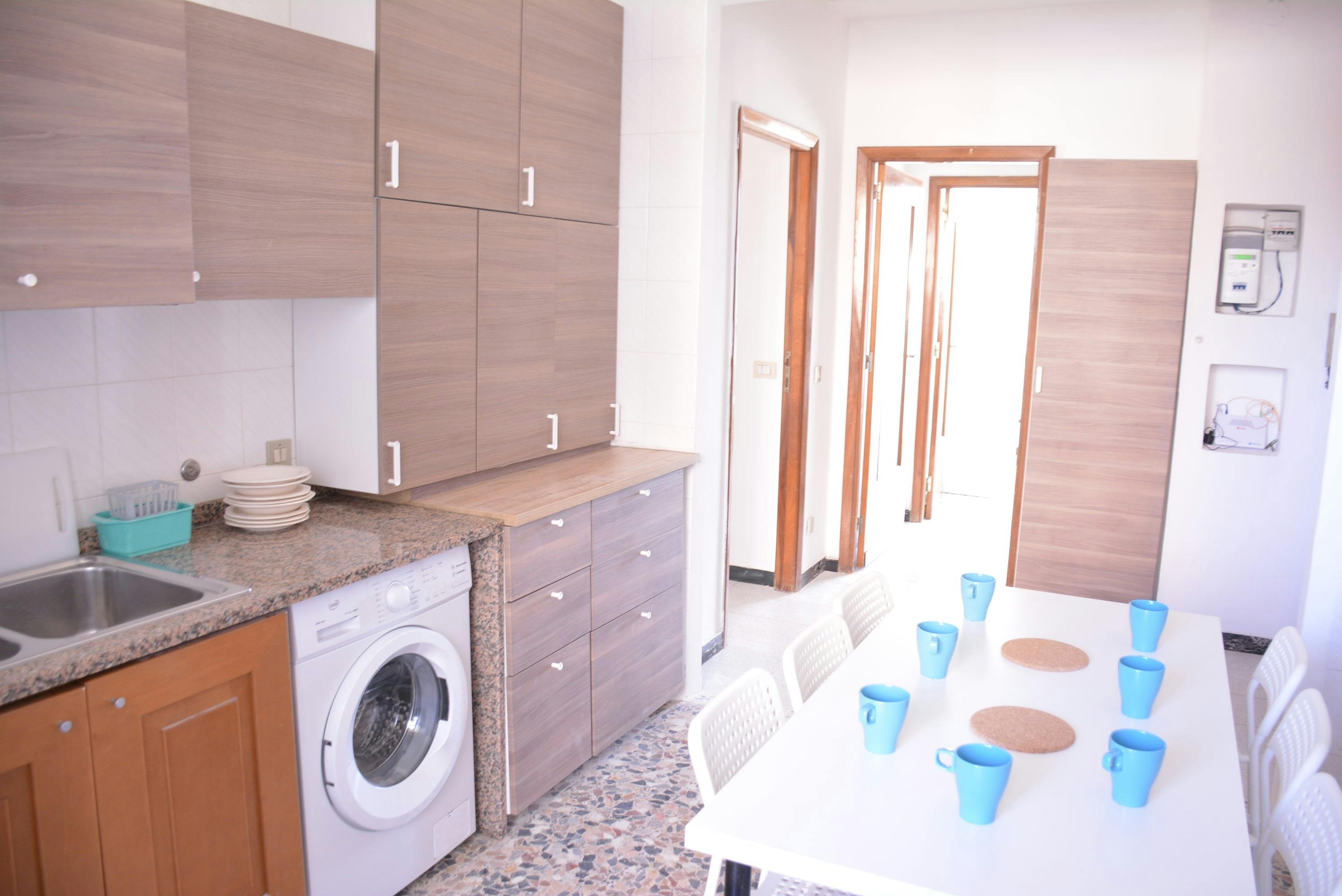 Private room in Via dei Passeri, Cagliari (1713220) room image 3