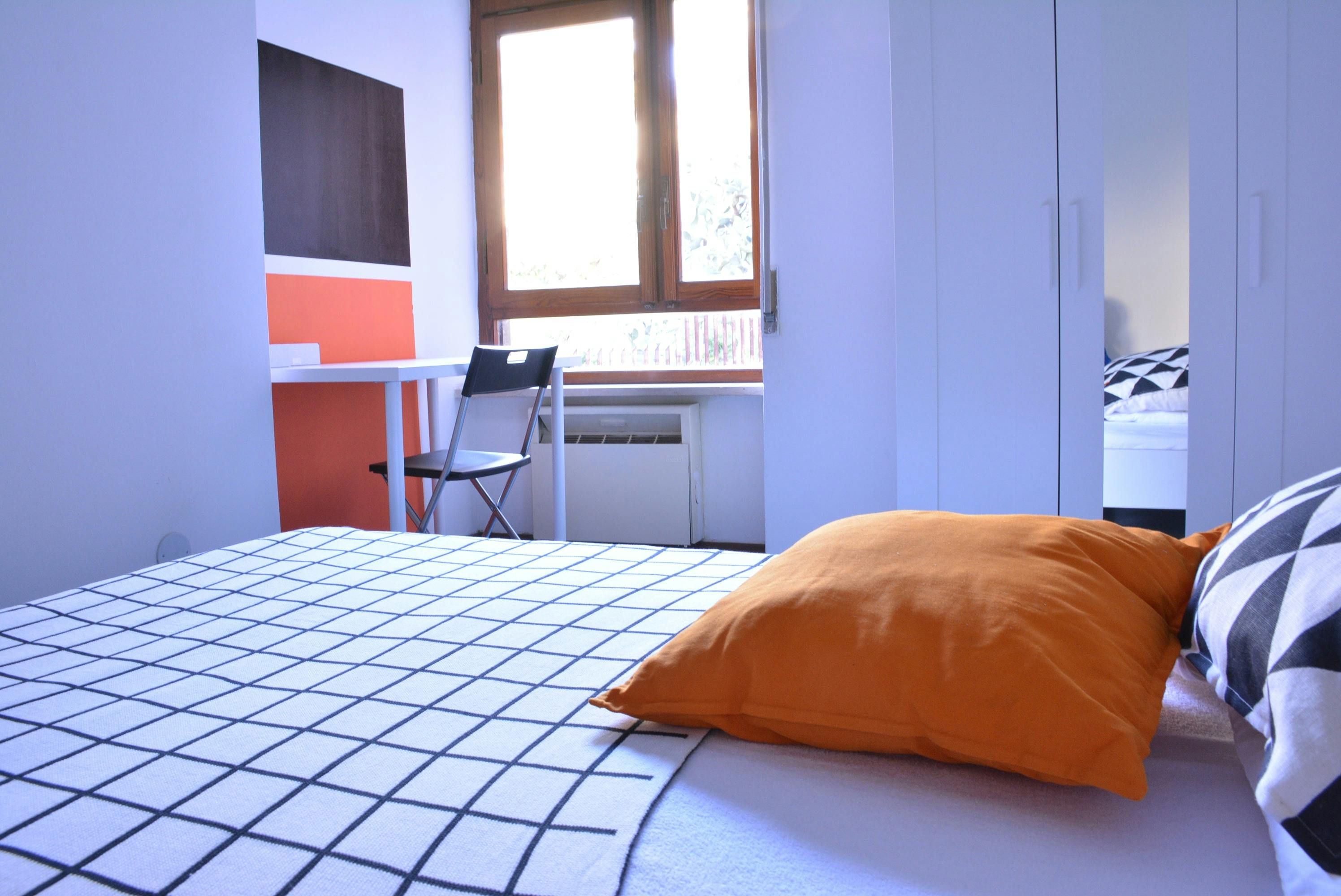 Private room for rent for €445 per month in Cagliari, Via Tigellio