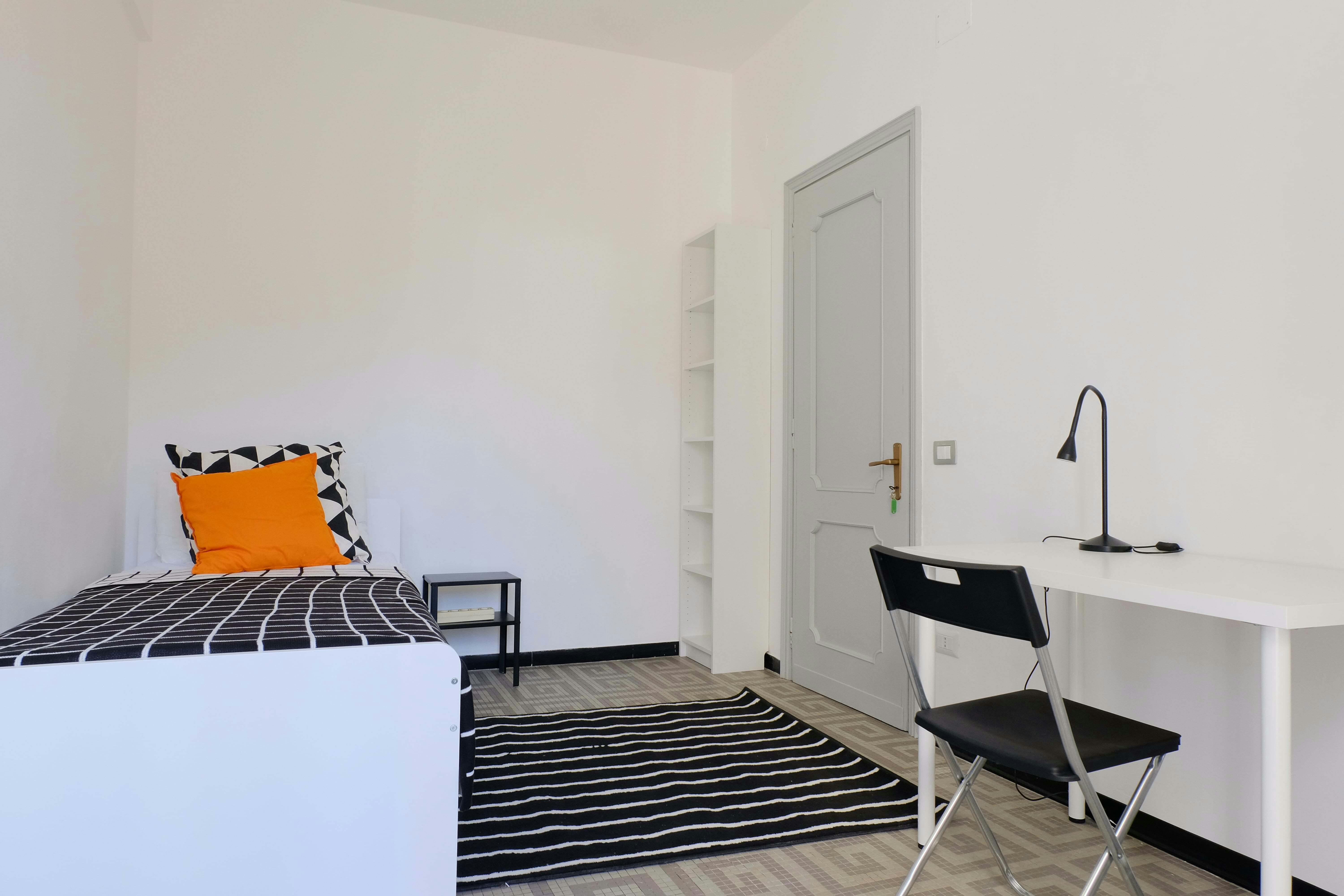 Private room in Via Pola, Cagliari (1713221) room image 1