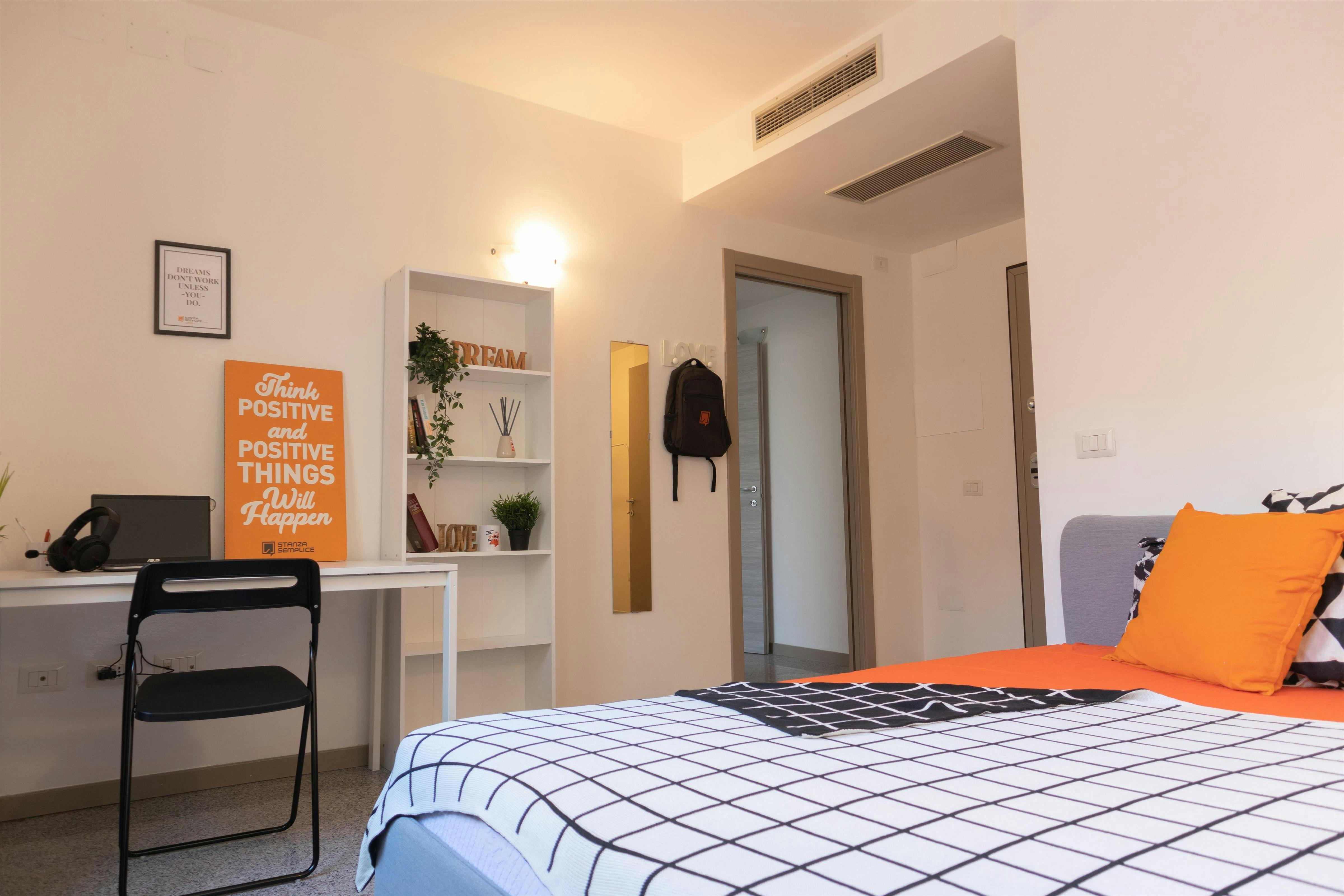 Private room in Via Dante Alighieri, Cagliari (1713263) room image 2