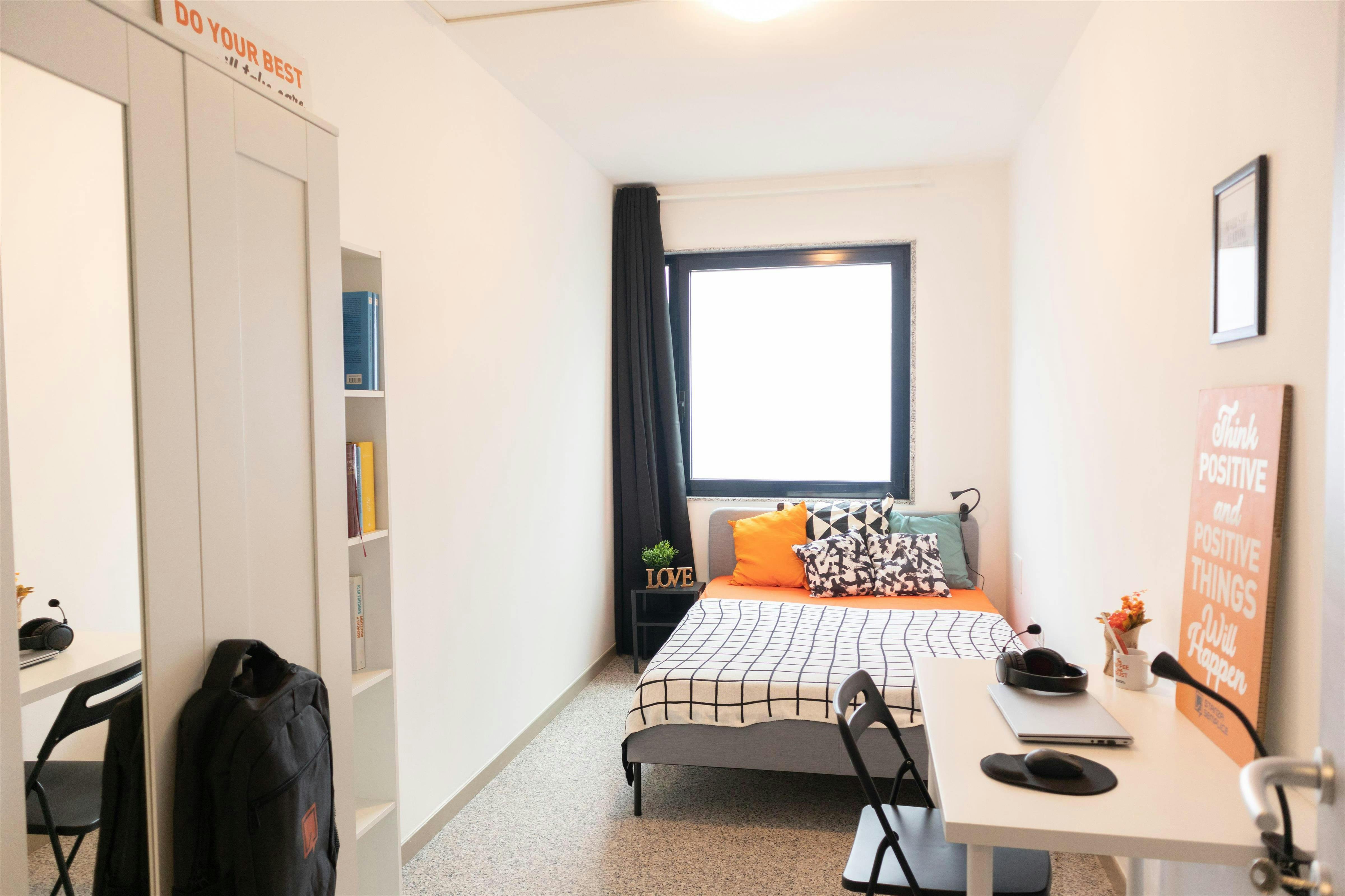 Chambre privée à louer pour 496 €/mois à Cagliari, Via Dante Alighieri