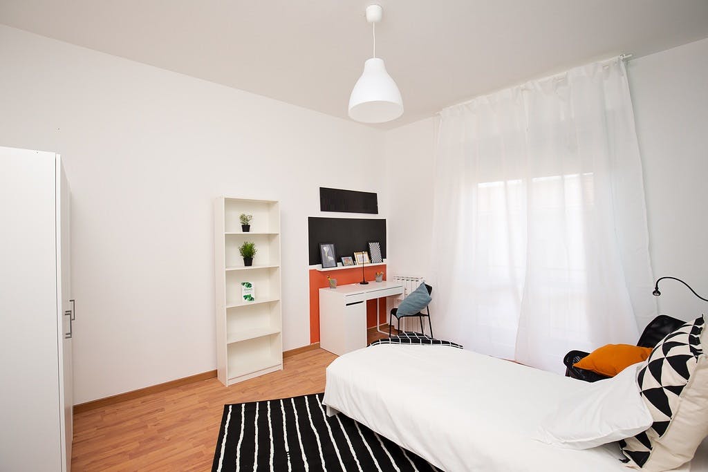 Private room in Via Alessandro Gambalunga, Rimini (1713359) room image 1
