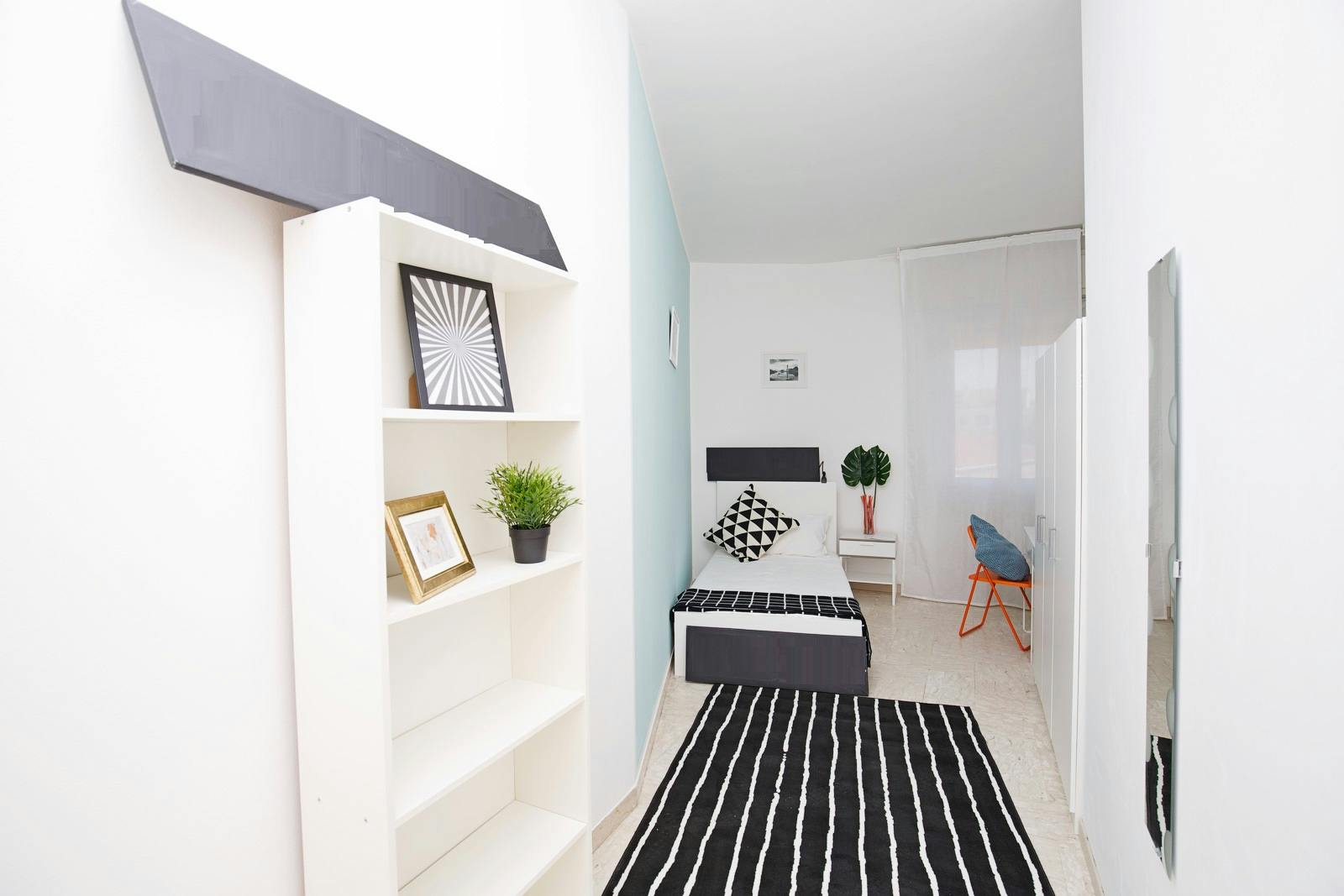 私人房间 正在以 €570 的月租出租，其位于 Rimini, Via Carlo Cattaneo