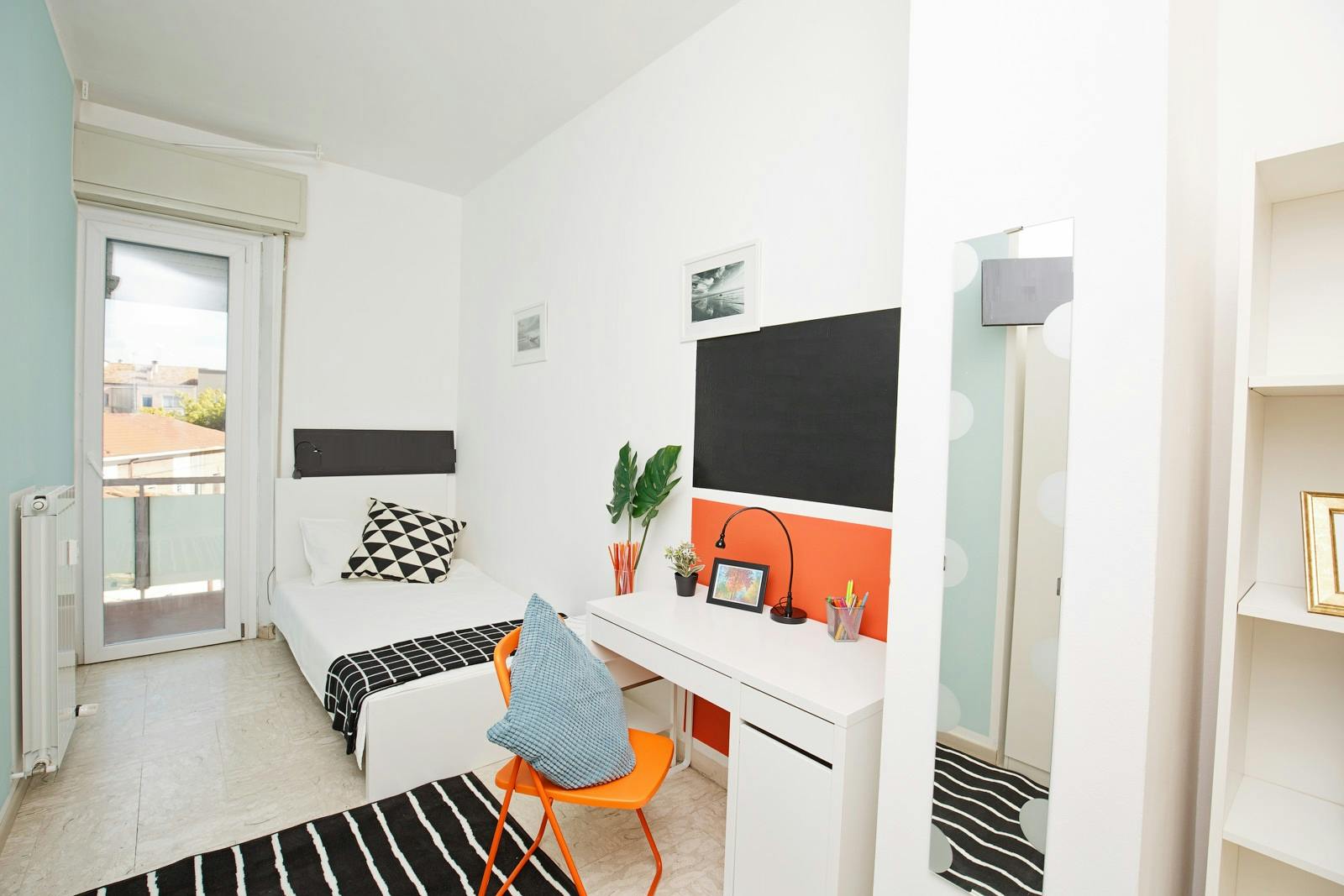 Private room in Via Carlo Cattaneo, Rimini (1713373) room image 1