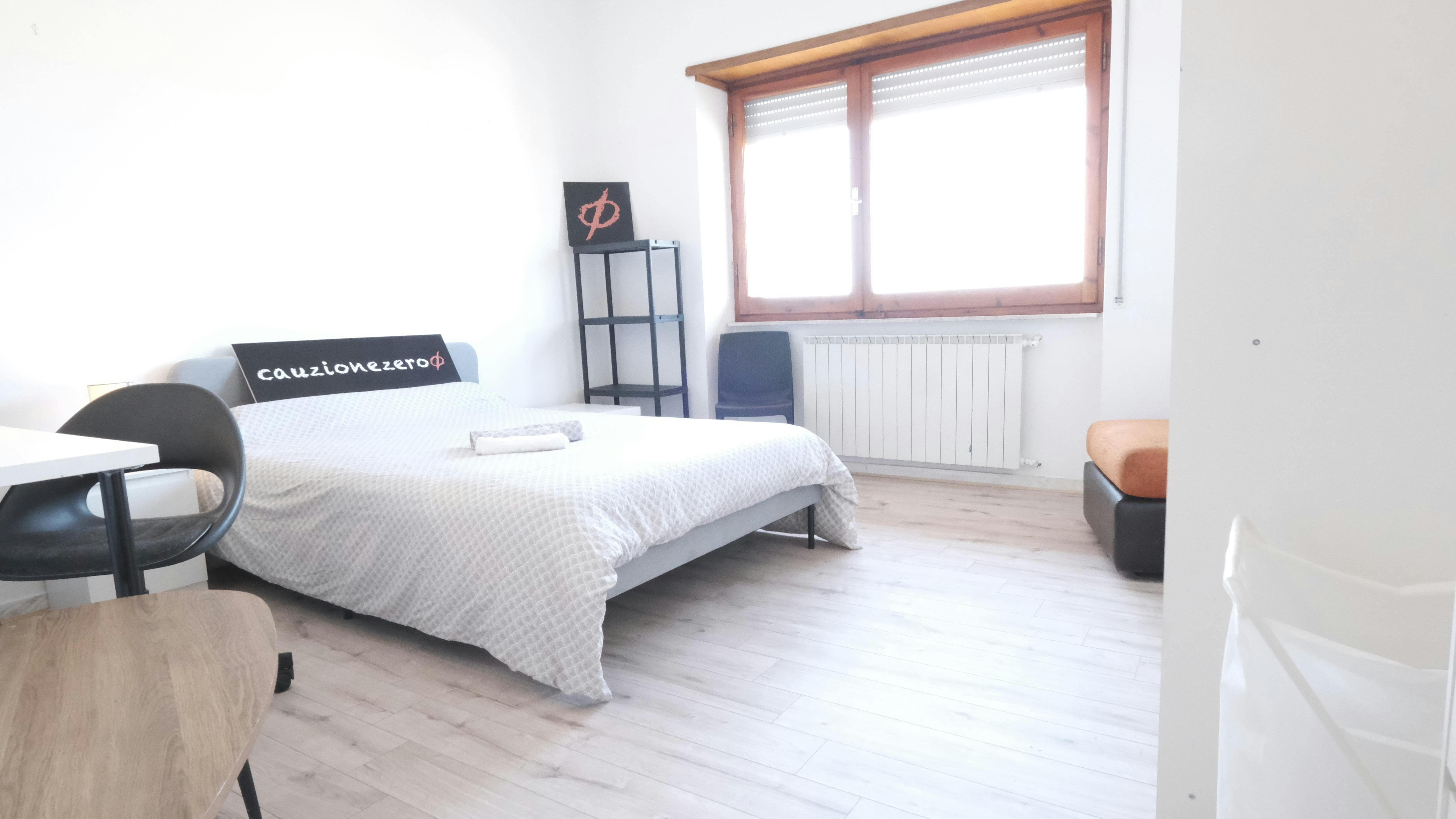 WG-Zimmer zu mieten für 420 € pro Monat in Sassari, Via Savoia