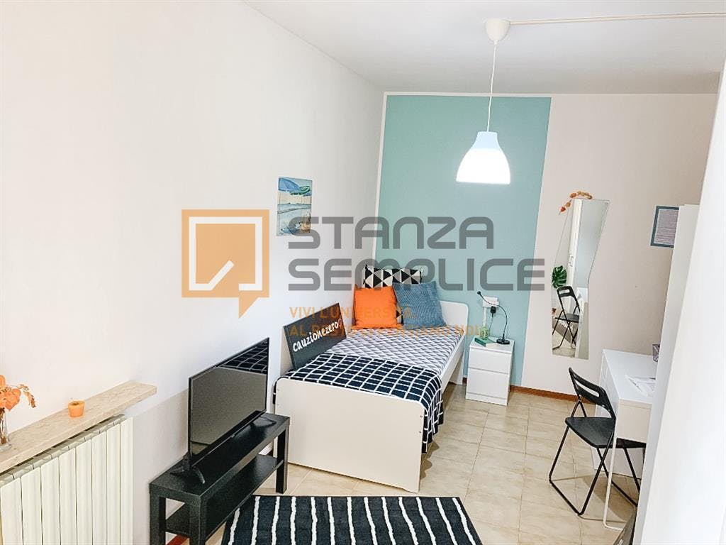 Private room in Via Goffredo Mameli, Verona (1713507) room image 1