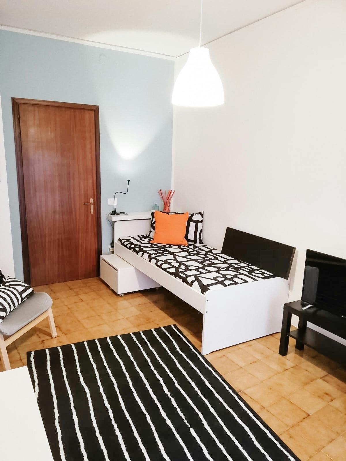 Private room in Piazza Isolo, Verona (1713509) room image 2
