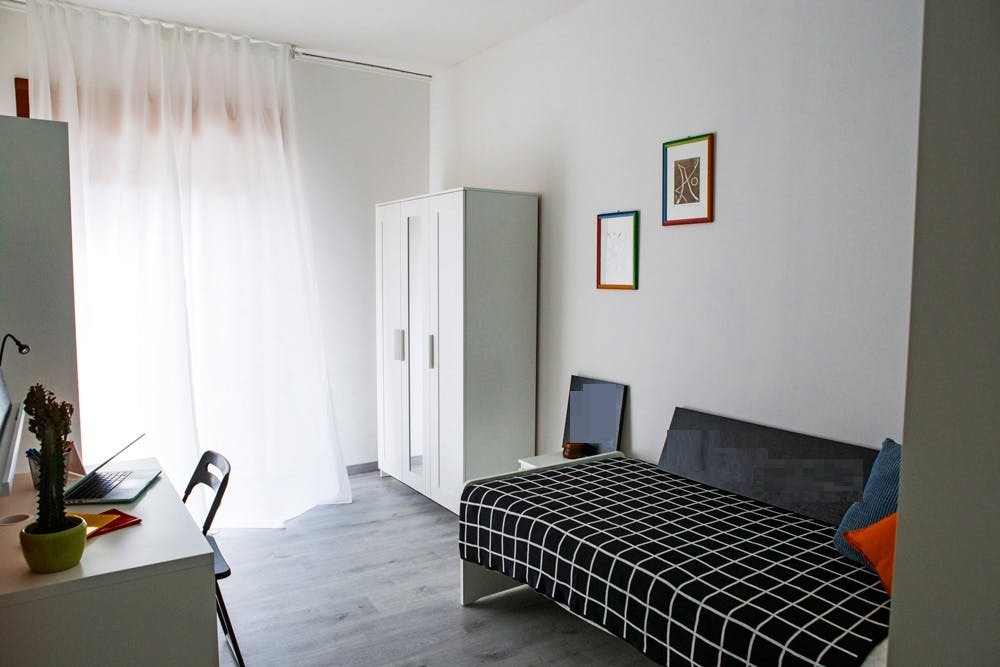 Private room in Piazza Isolo, Verona (1713531) room image 2