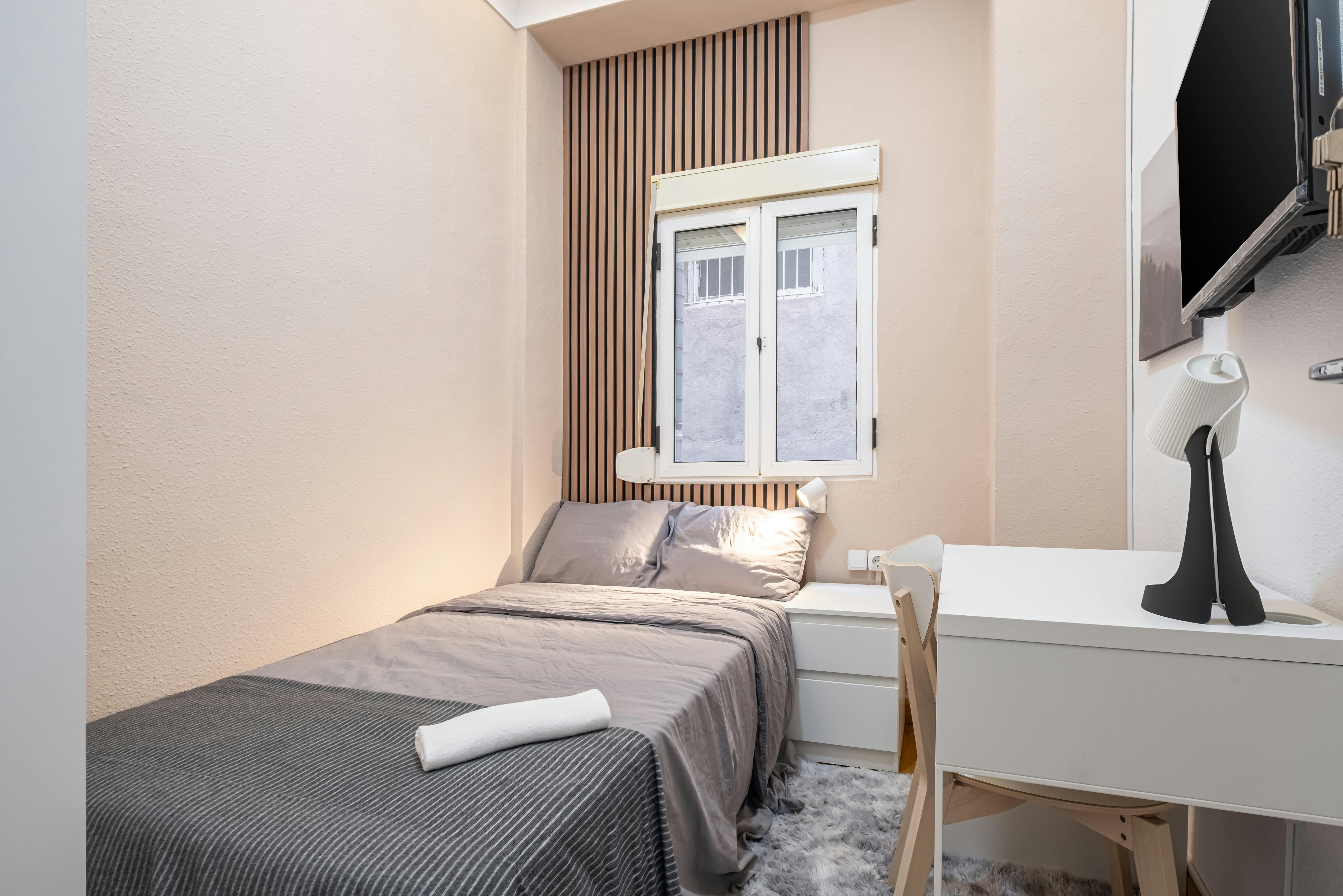 Private room for rent for €330 per month in Alicante, Avinguda d'Aguilera