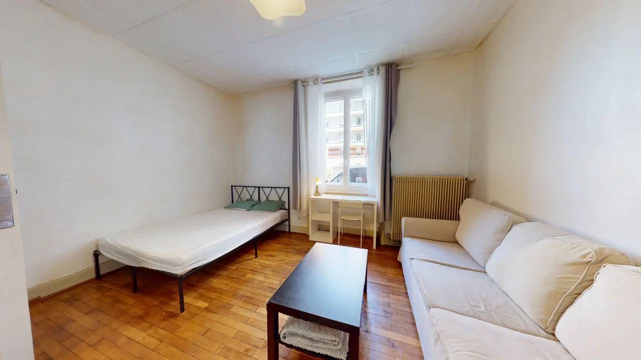 Monolocale in affitto a 529 € al mese a Grenoble, Place Saint-Bruno