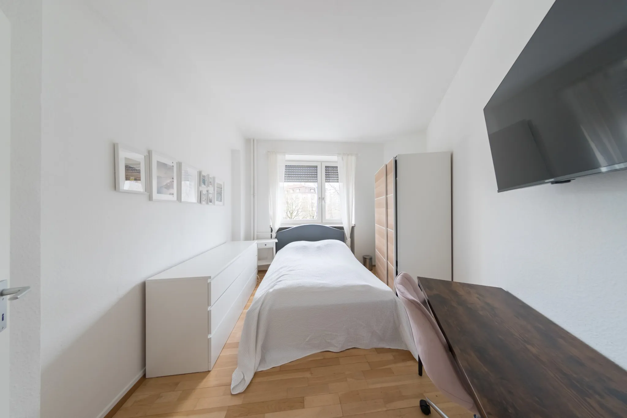 Robert-Mayer-Straße, Frankfurt am Main preview