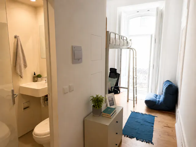 Private room in Rua Maria, Lisbon (1713891) room image 2