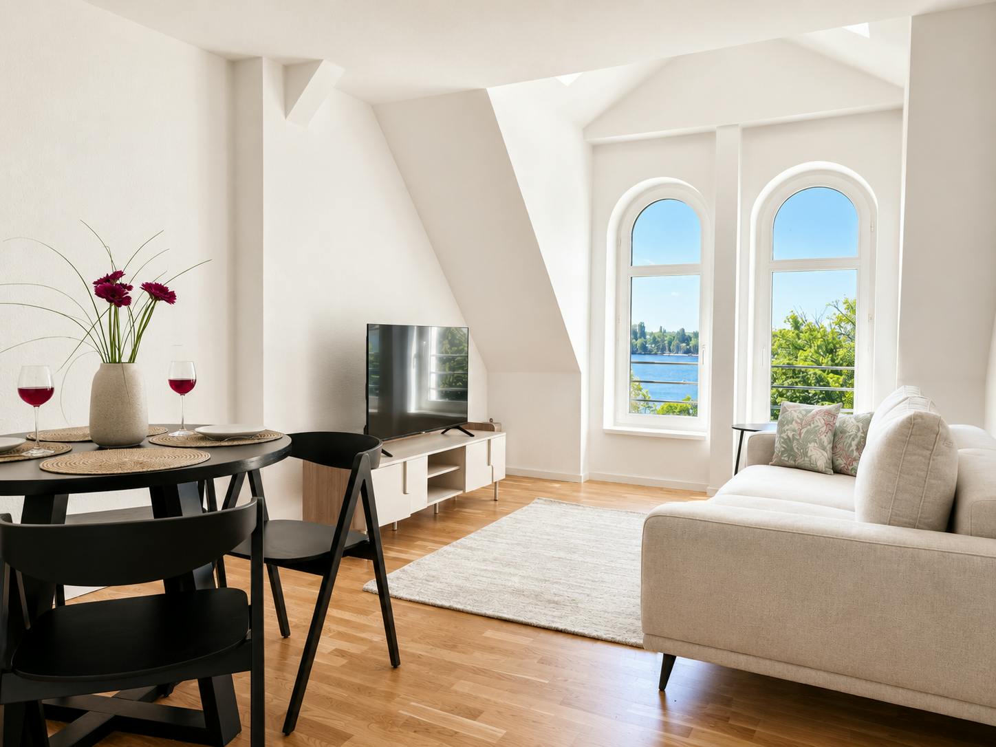 Apartment for rent for €2,100 per month in Berlin, Grünstraße