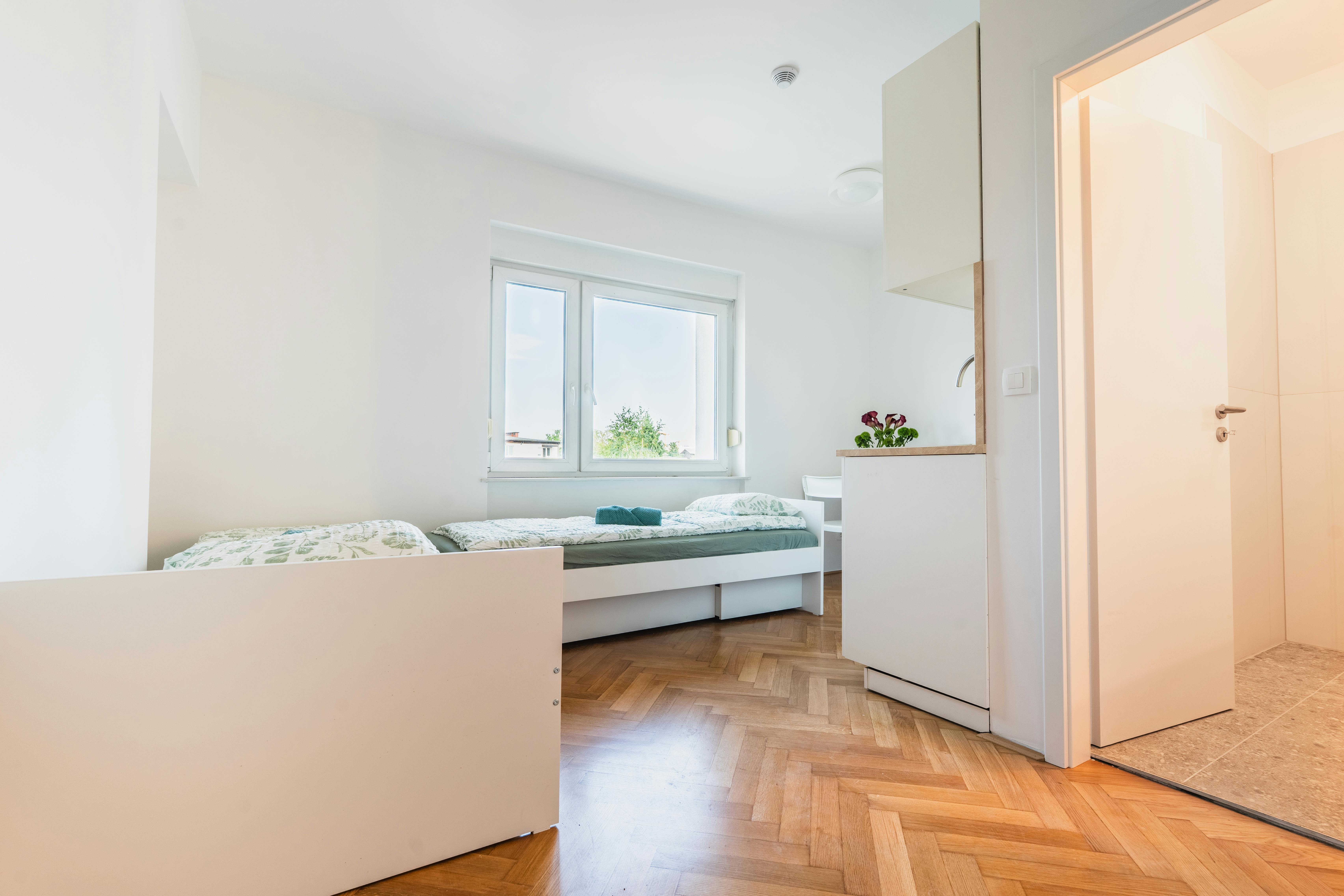 Studio zu mieten für 1.200 € pro Monat in Ljubljana, Kavškova ulica