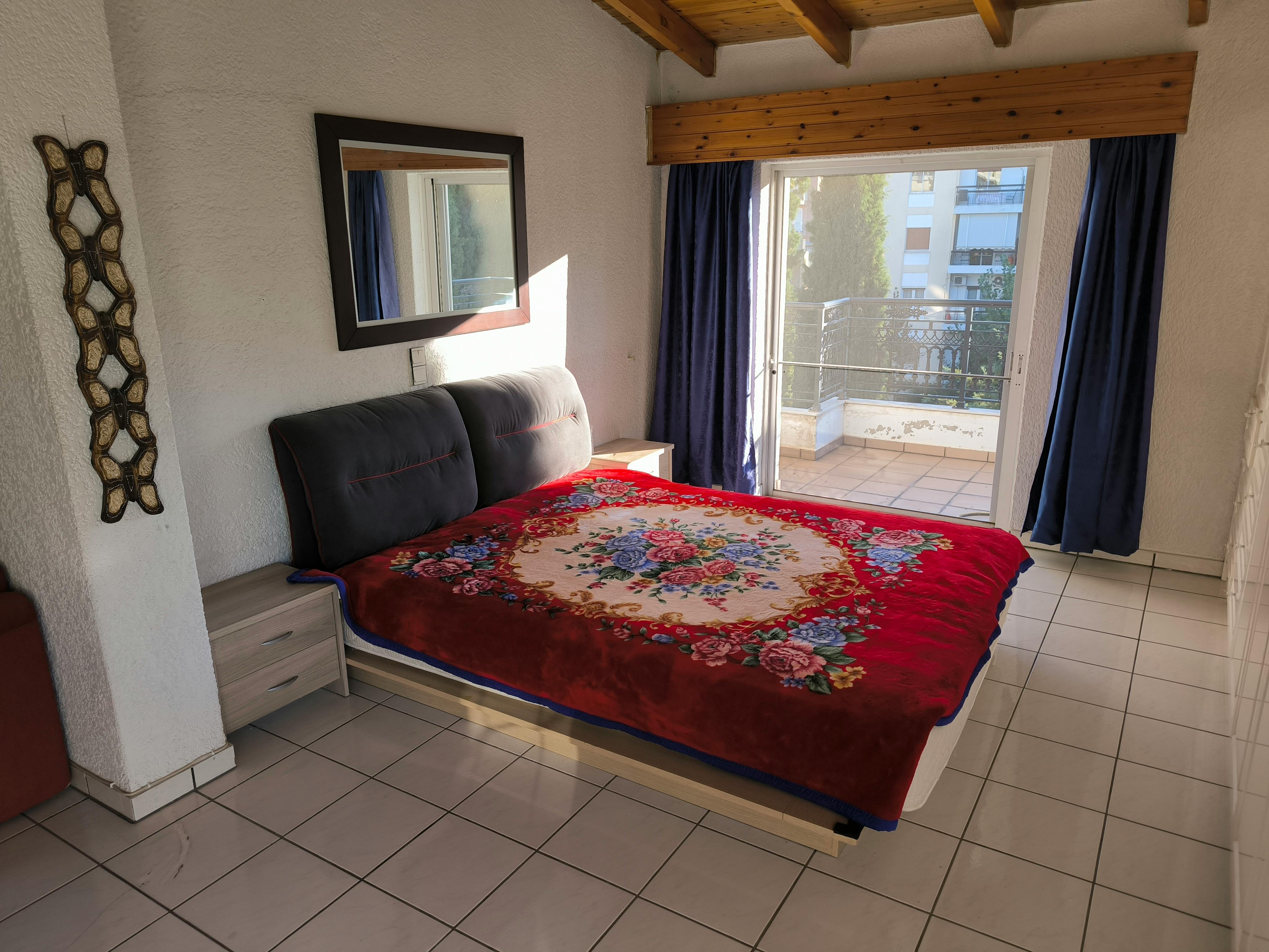 Apartment for rent for €900 per month in Maroúsi, Argonafton