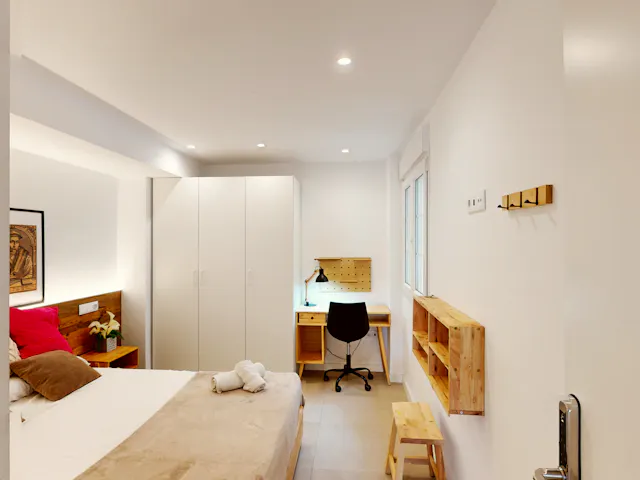 Private room in Carrer dels Àngels, Valencia (1714487) room image 2