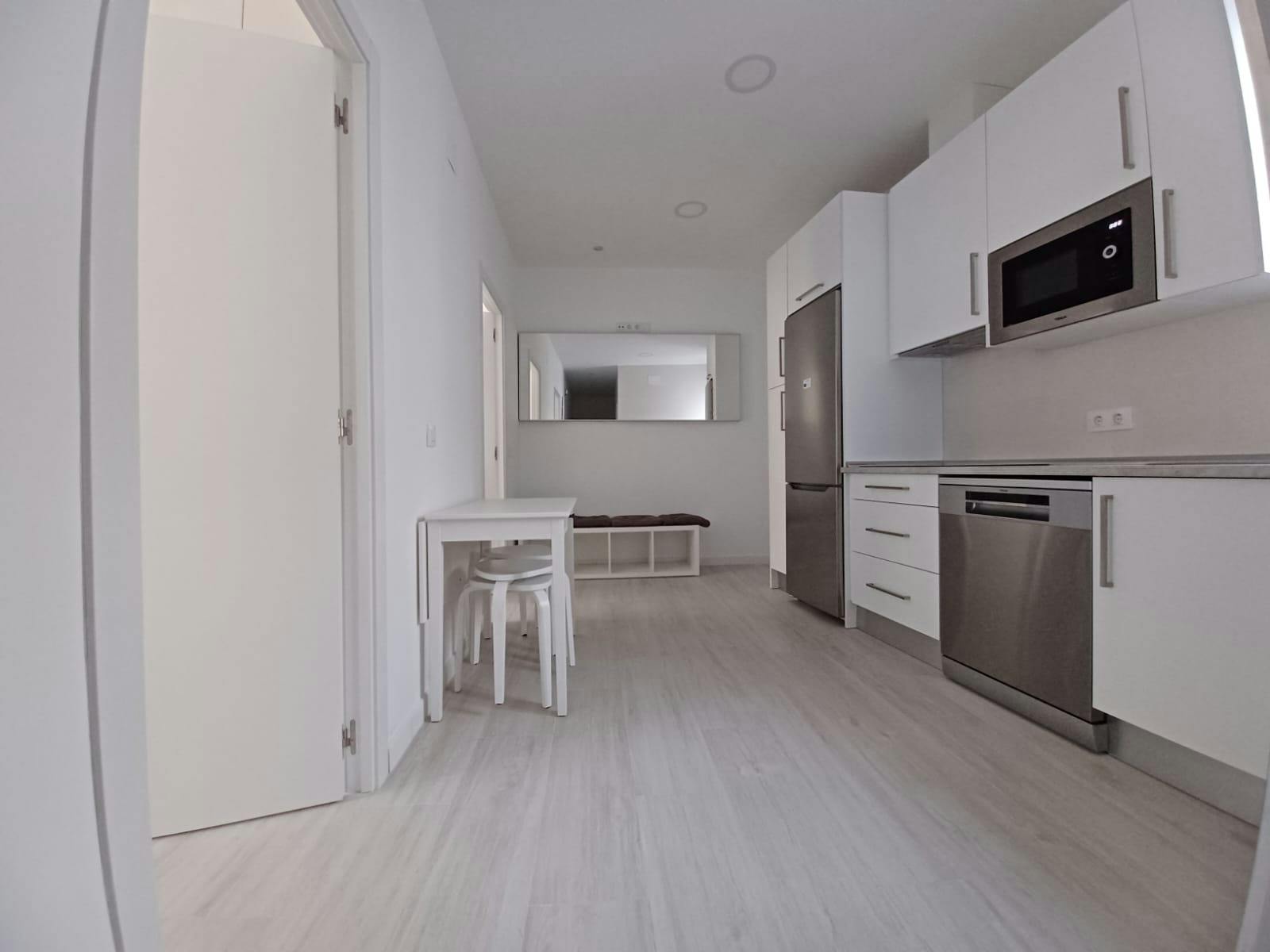 Privat rum att hyra för 700 € i månaden i Madrid, Calle de San Enrique
