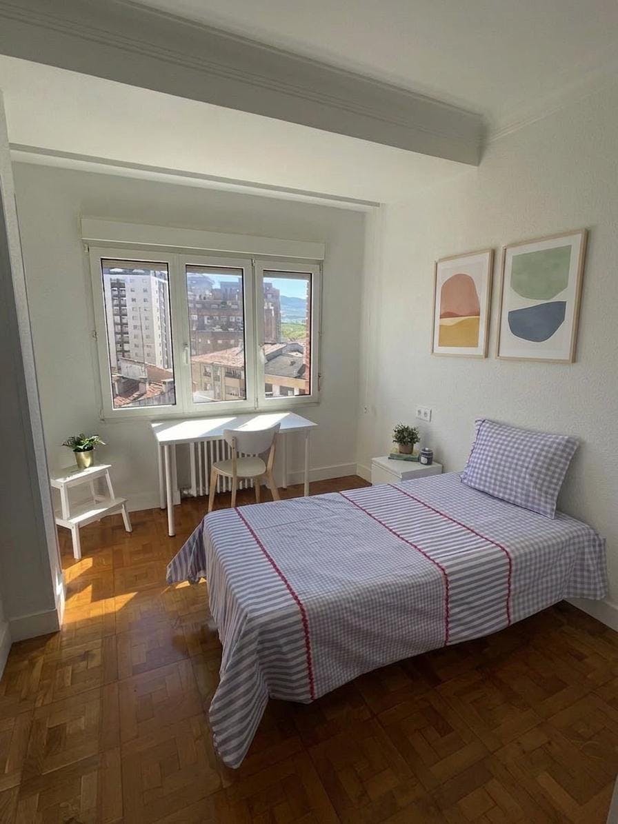 Private room for rent for €420 per month in Pamplona, Avenida de Zaragoza