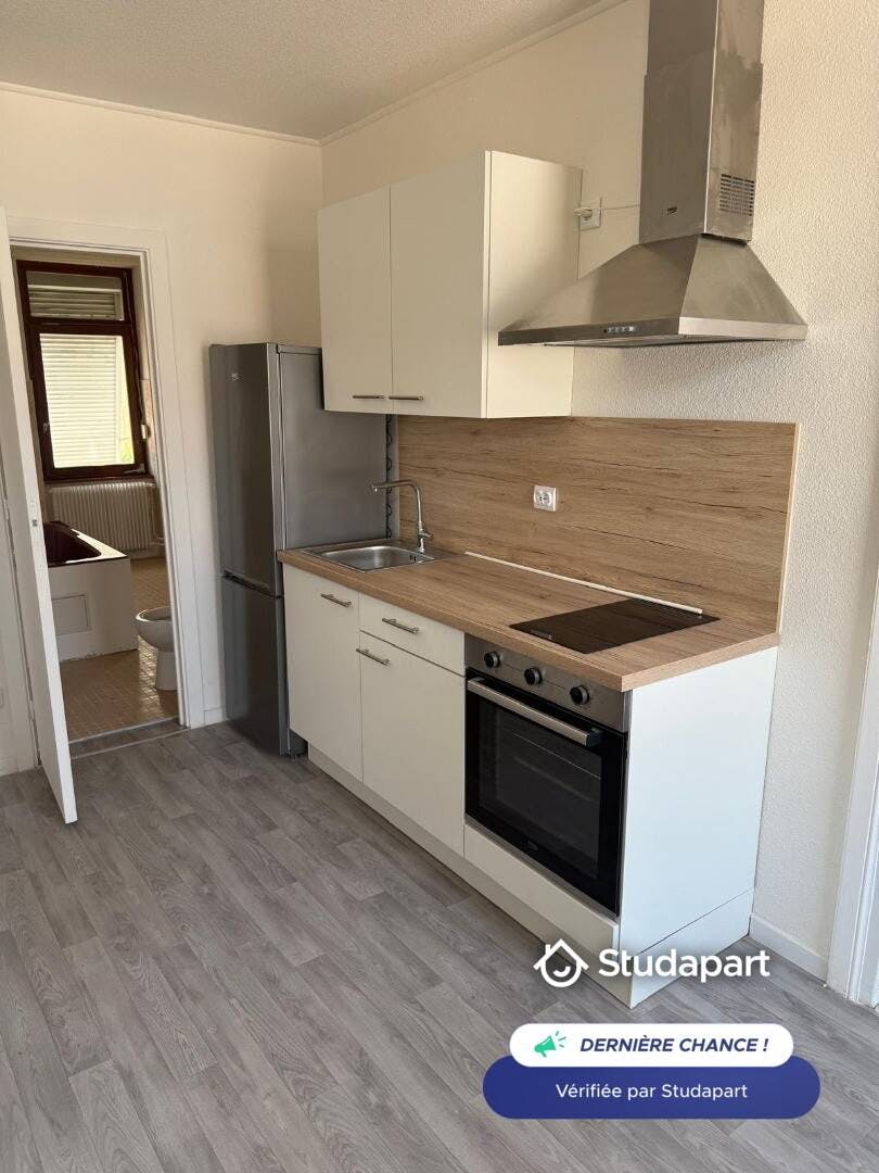 Appartement te huur voor € 750 per maand in Mulhouse, Rue du Lieutenant Jean de Loisy