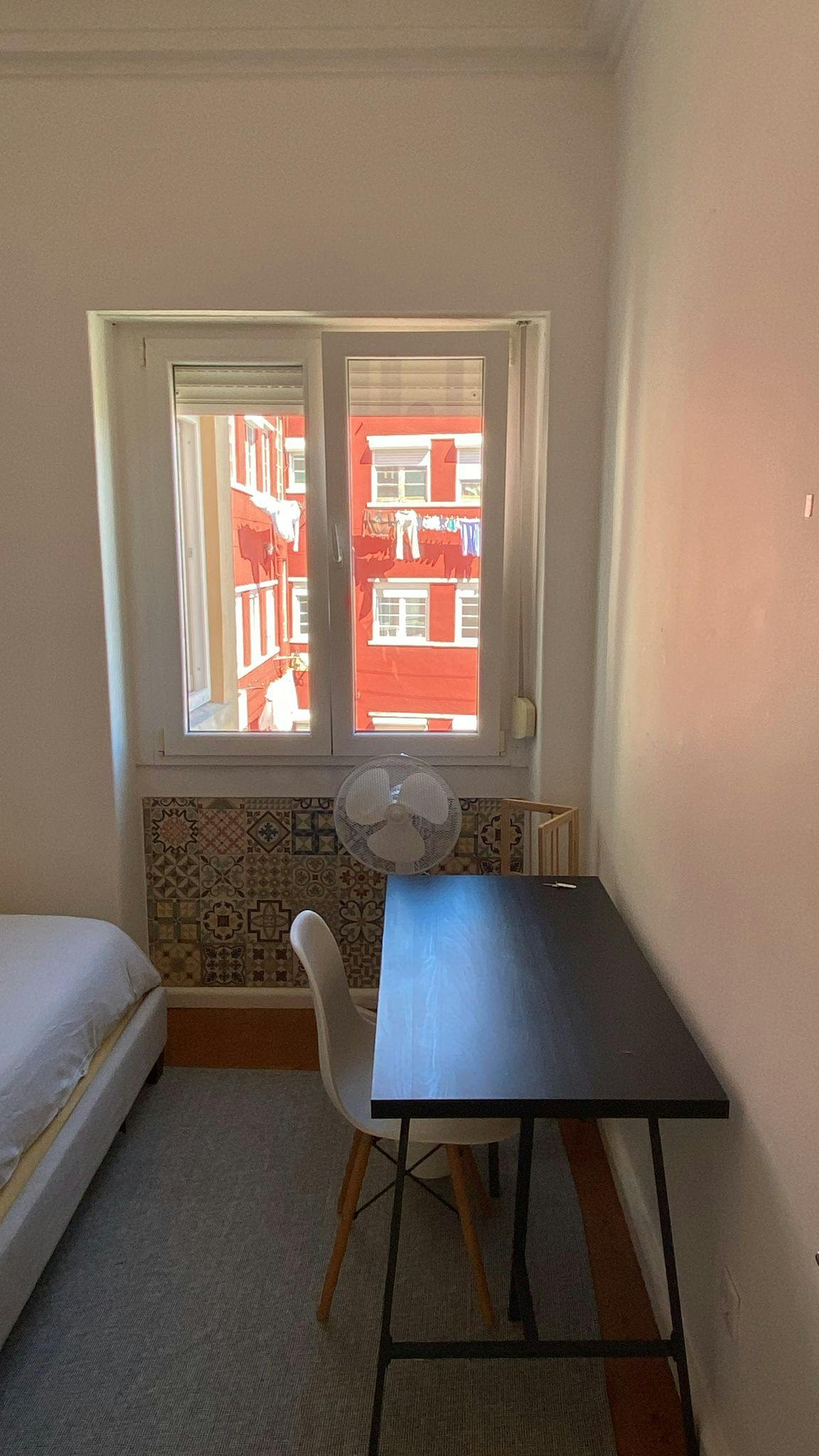Private room in Alameda Dom Afonso Henriques, Lisbon (1714686) room image 2